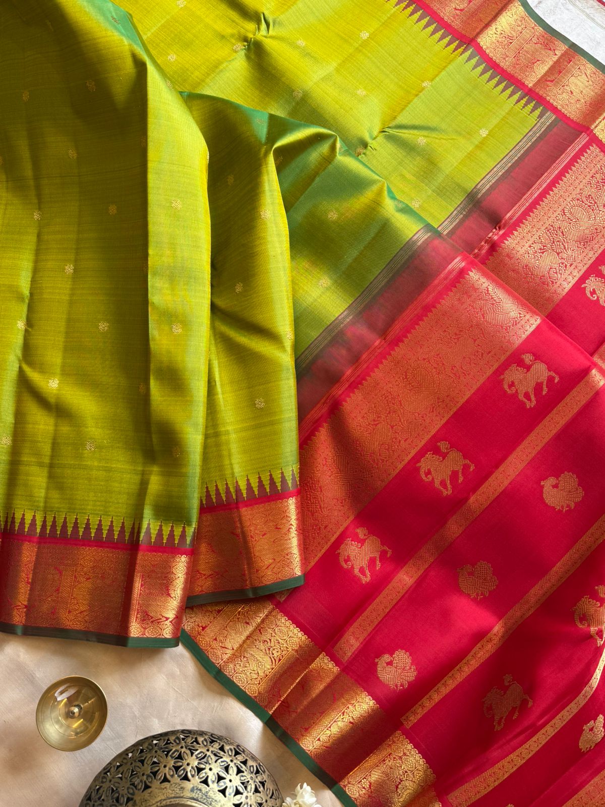Green and pinkish red kai korvai / kanjipuram silk
