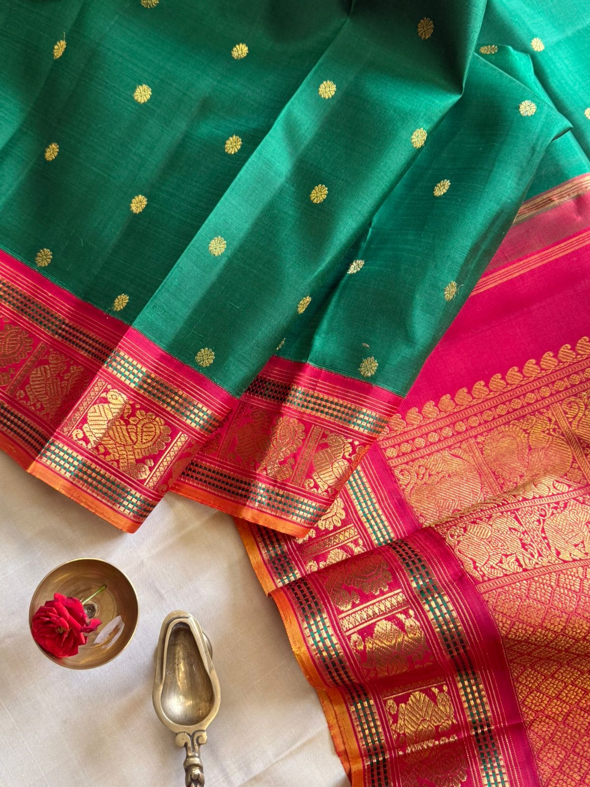 Green and pink adai woven annam pet border kai korvai/ kanjipuram silk