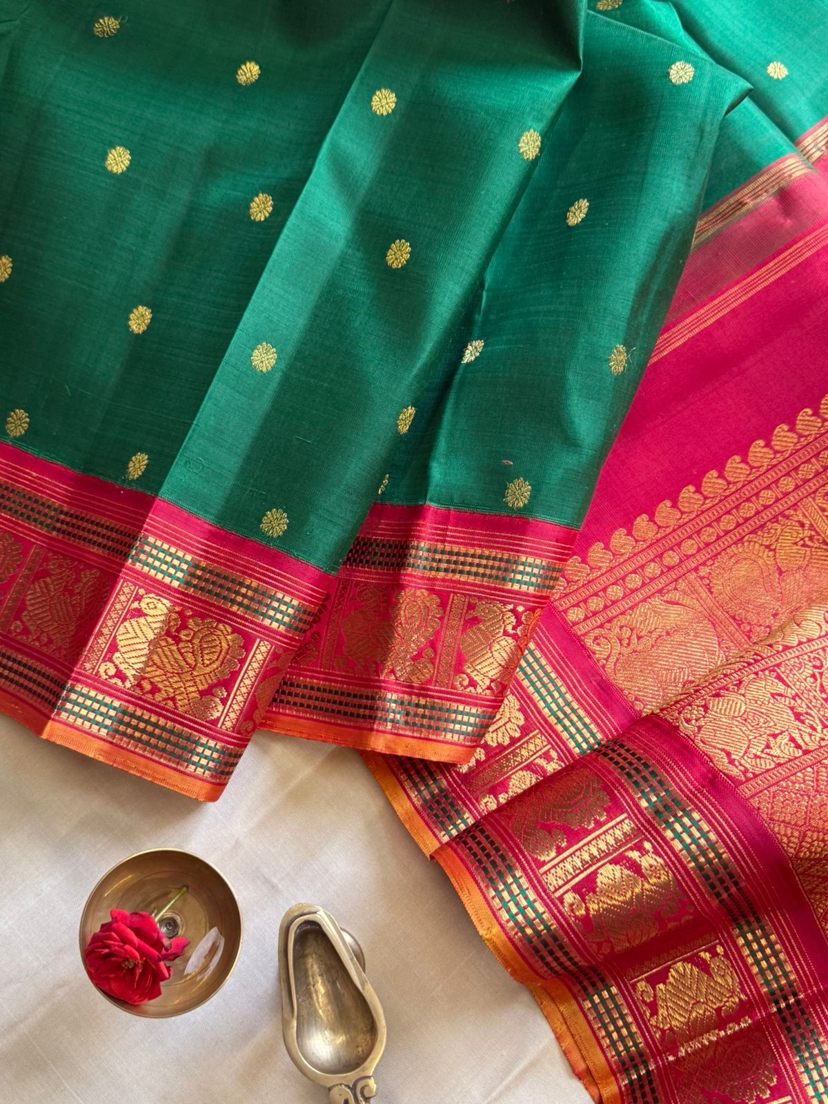 Green and pink adai woven annam pet border kai korvai/ kanjipuram silk