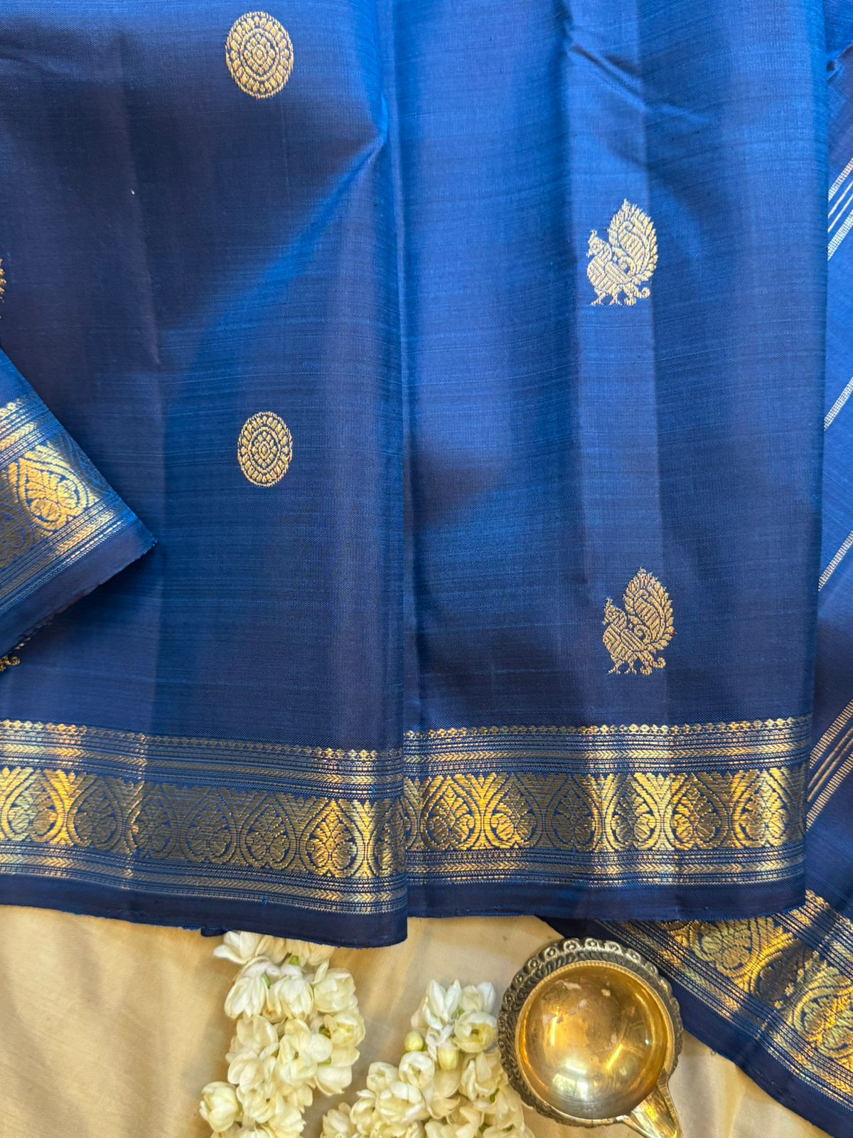 Peacock blue small border/ Kanjipuram silk