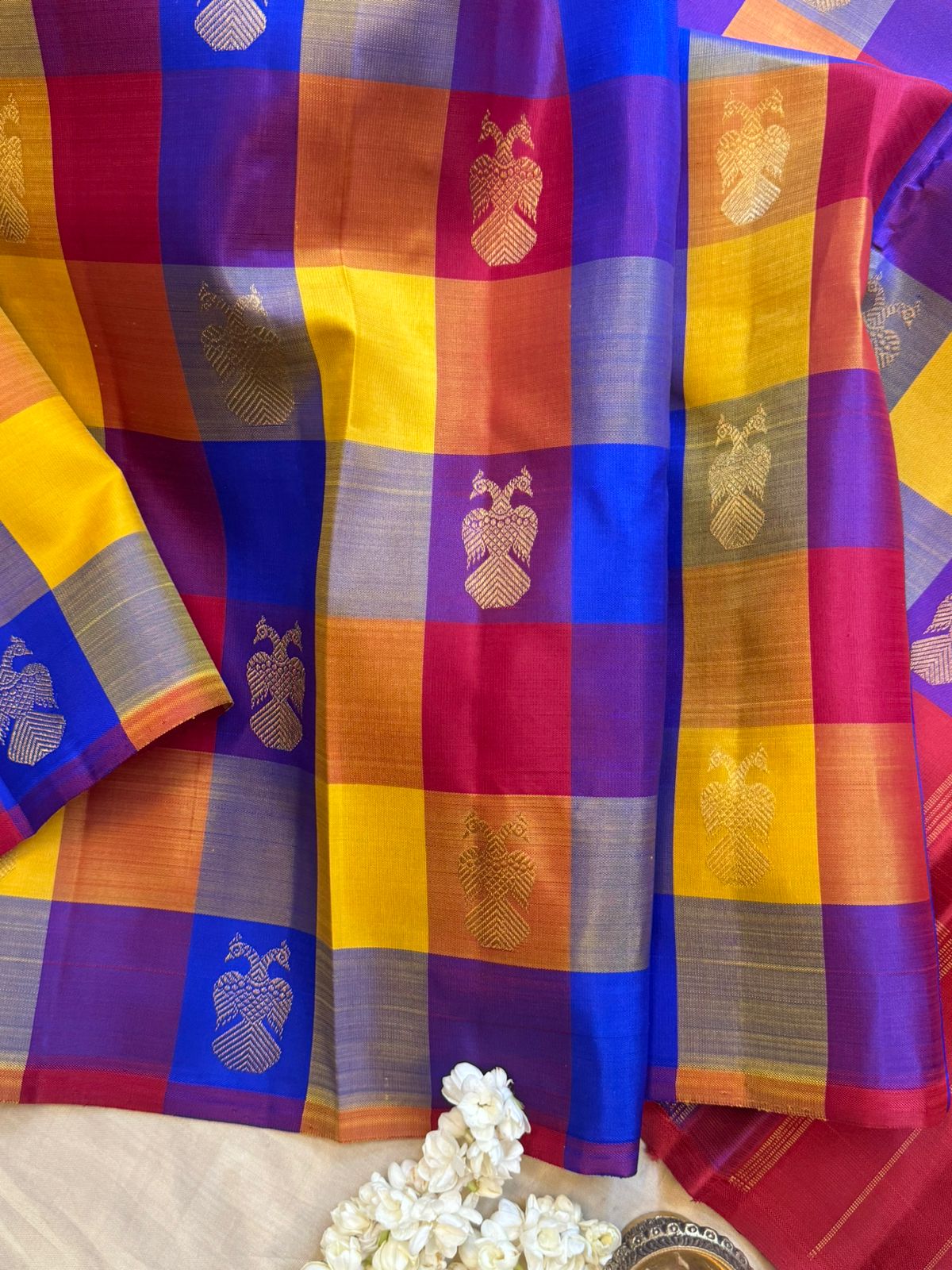 Paalum pazhamum Iruthalaipakshi butta/ Kanjipuram silk