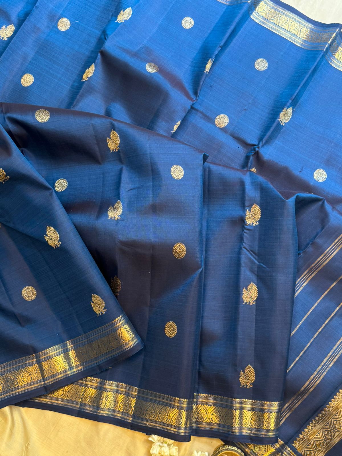 Peacock blue small border/ Kanjipuram silk