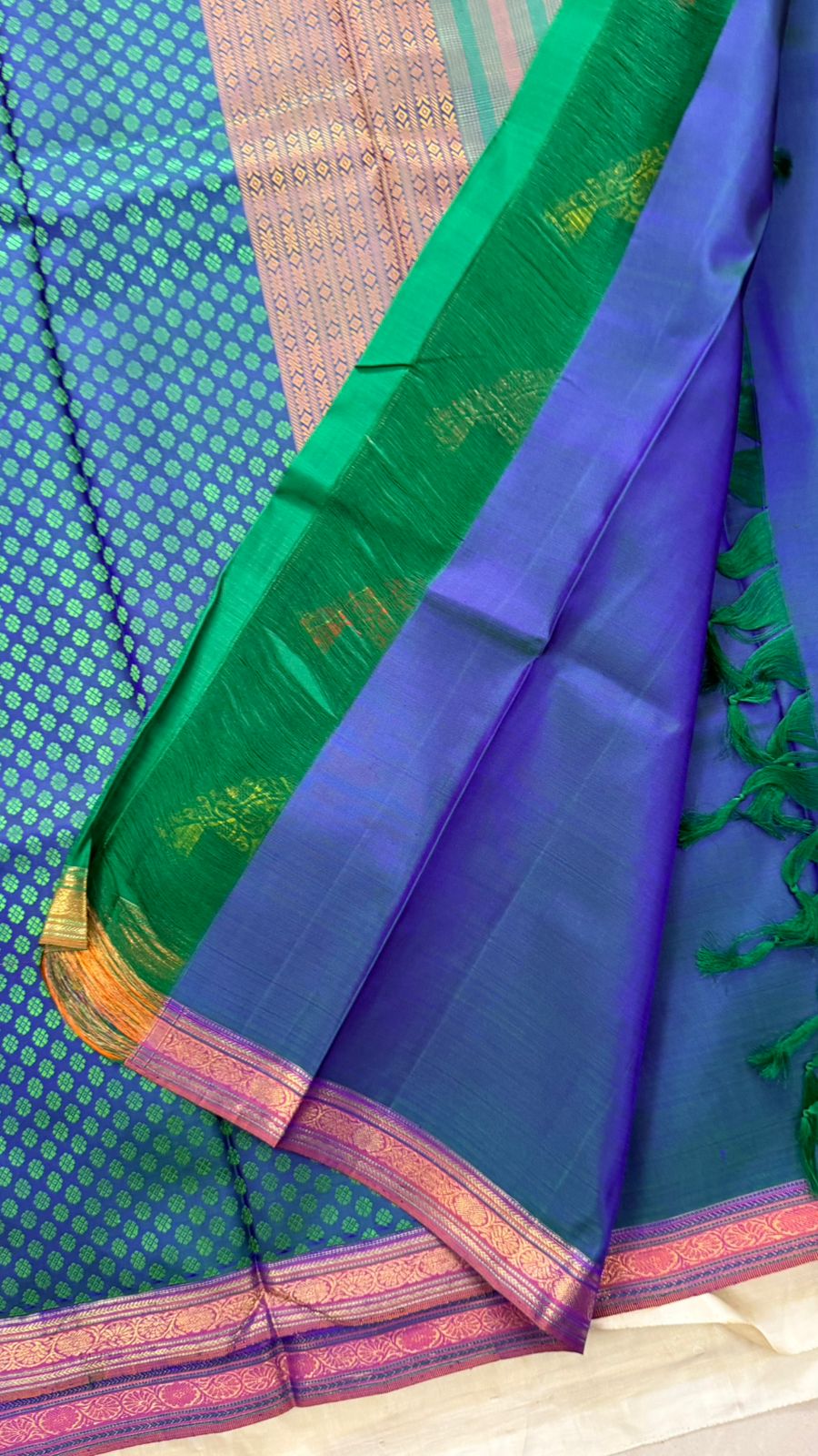Mayilkazhuthu unique long pallu/ Kanjipuram silk
