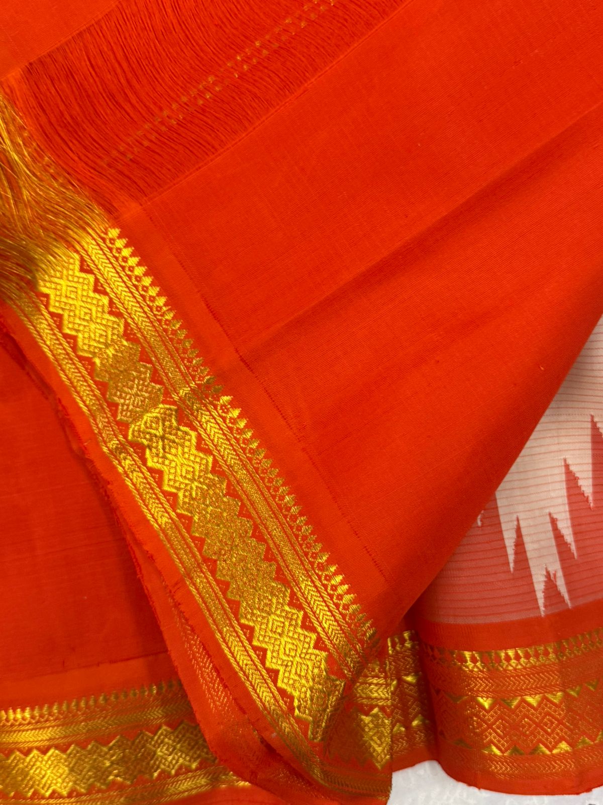 Beige and orange temple korvai / Arani silk CLSA9866