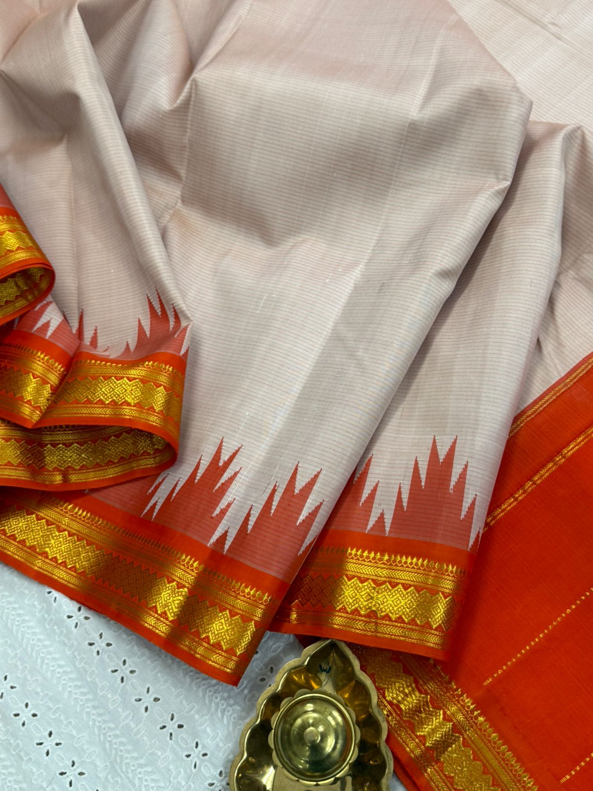Beige and orange temple korvai / Arani silk CLSA9866