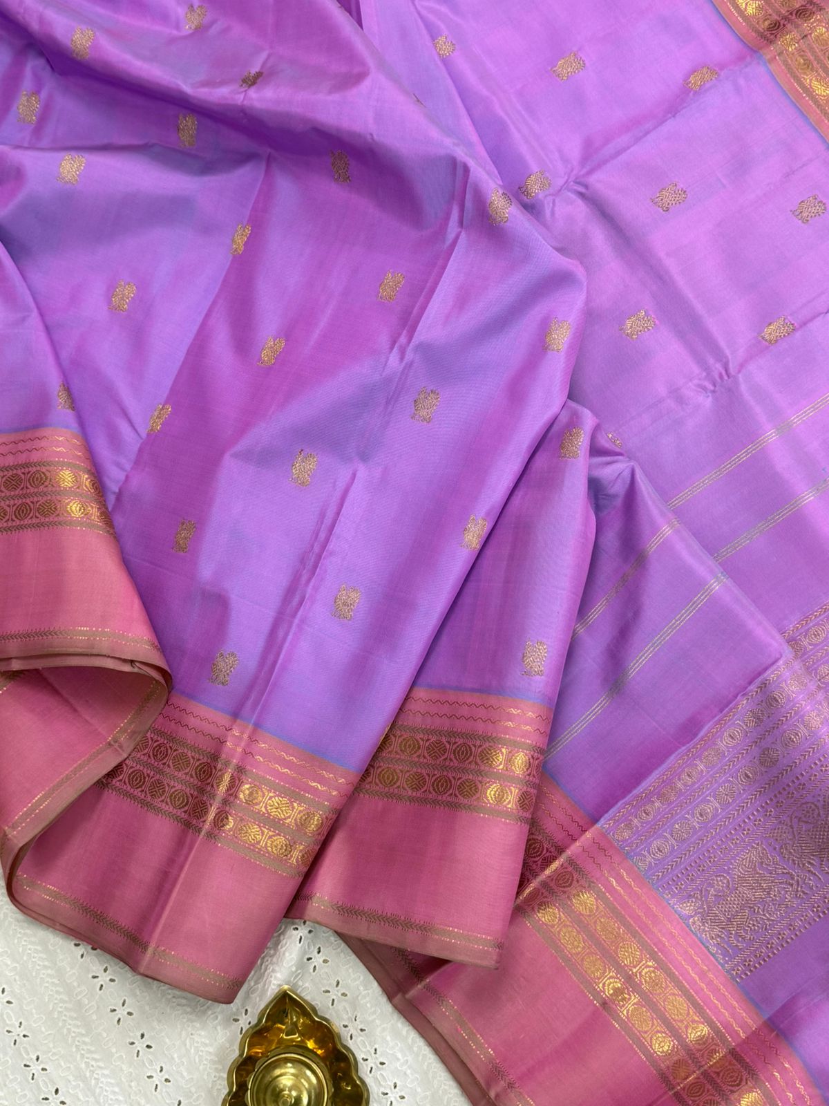 Lavender and pastel pink kaal erangina border/ Arani Silk CLSA9865