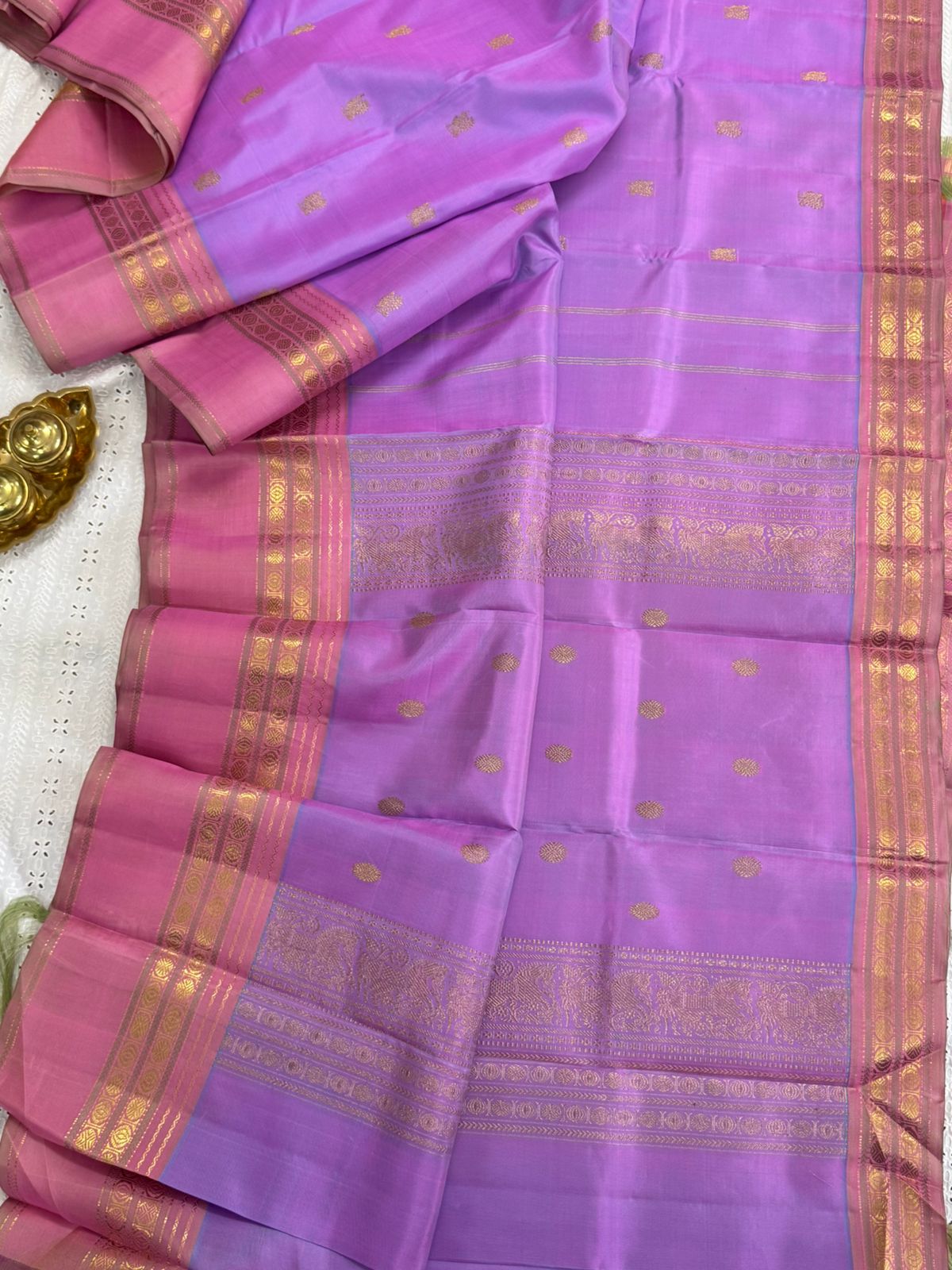 Lavender and pastel pink kaal erangina border/ Arani Silk CLSA9865