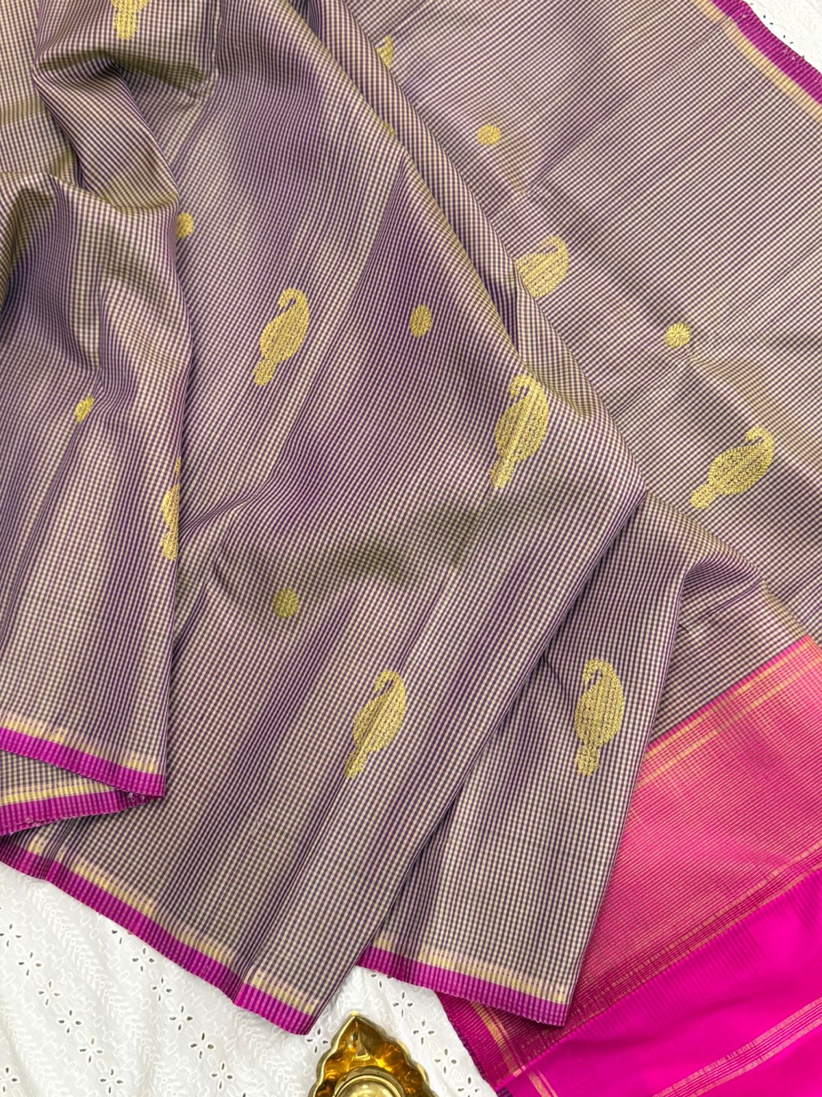 Grey and pink checks manga butta borderless/ Arani silk CLSA9863