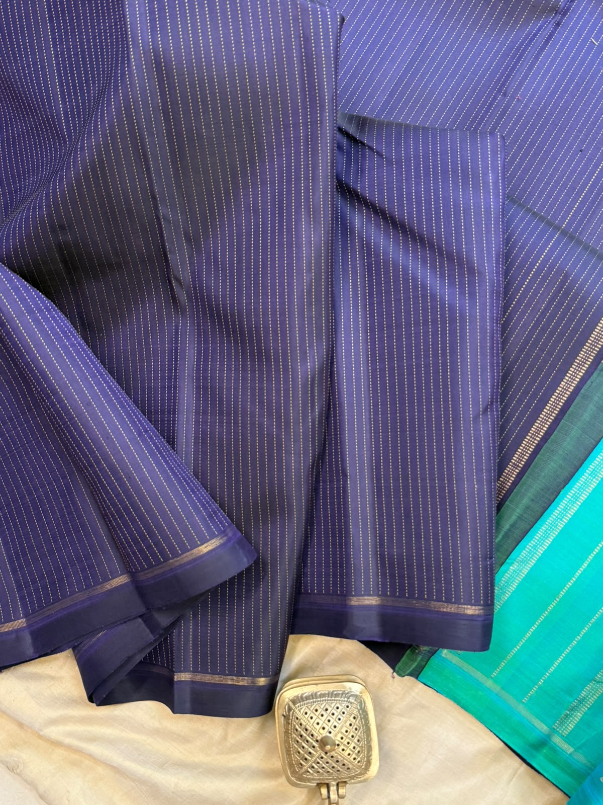 Deep blue thread ossi stripes borderless/ Kanjipuram silk CL9961