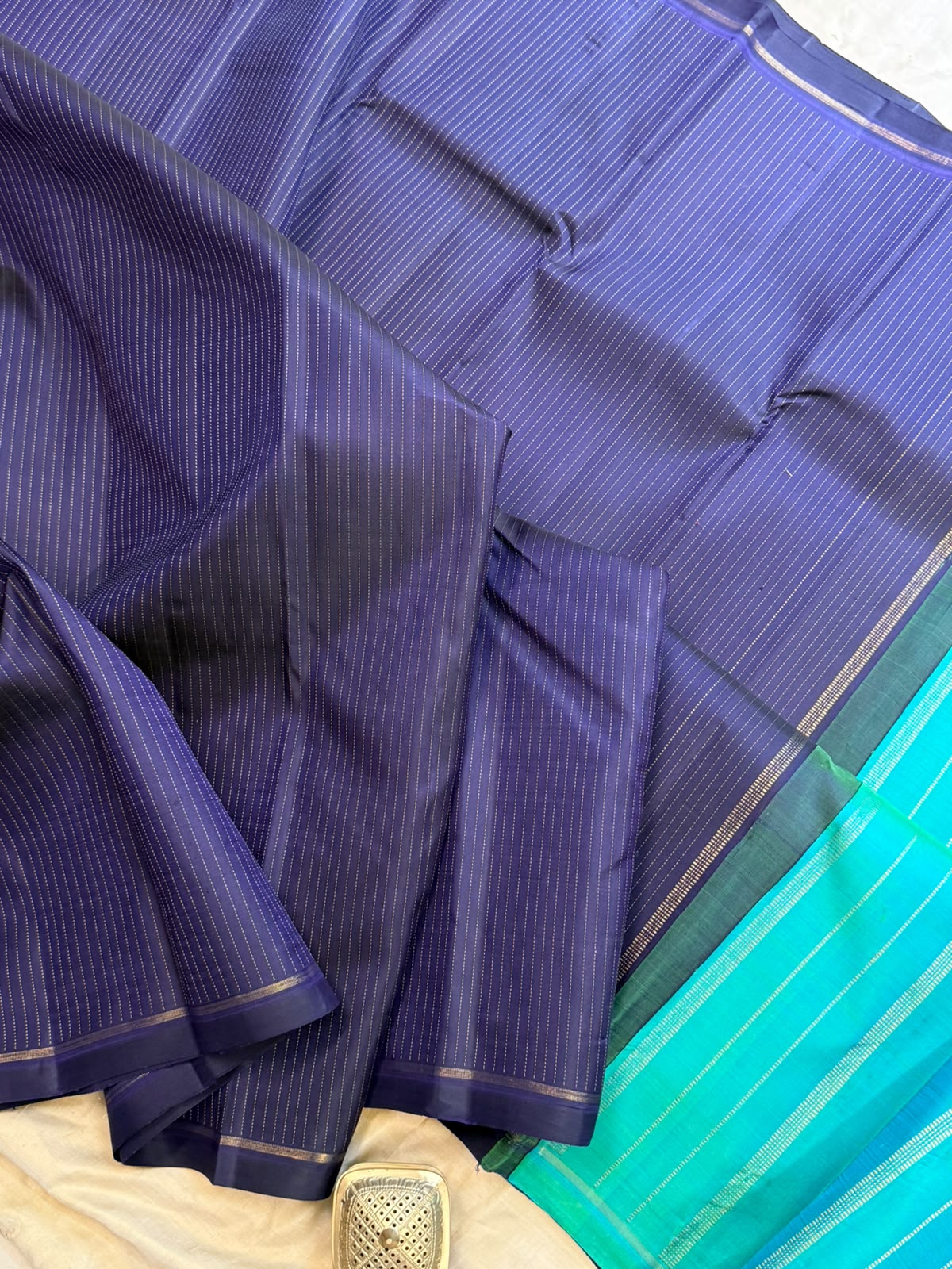 Deep blue thread ossi stripes borderless/ Kanjipuram silk CL9961