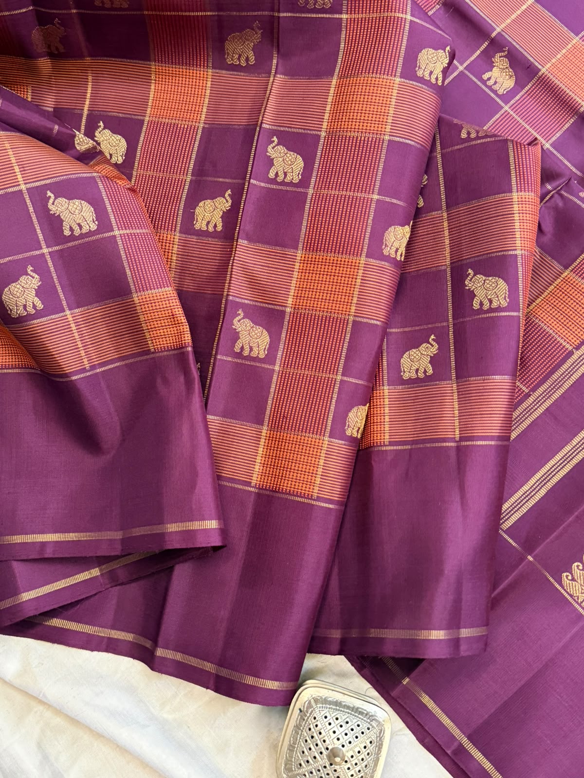 Paaku and rust Chettinad kattam yaanai butta - unique yazhi pallu / Kanjipuram silk CL9904