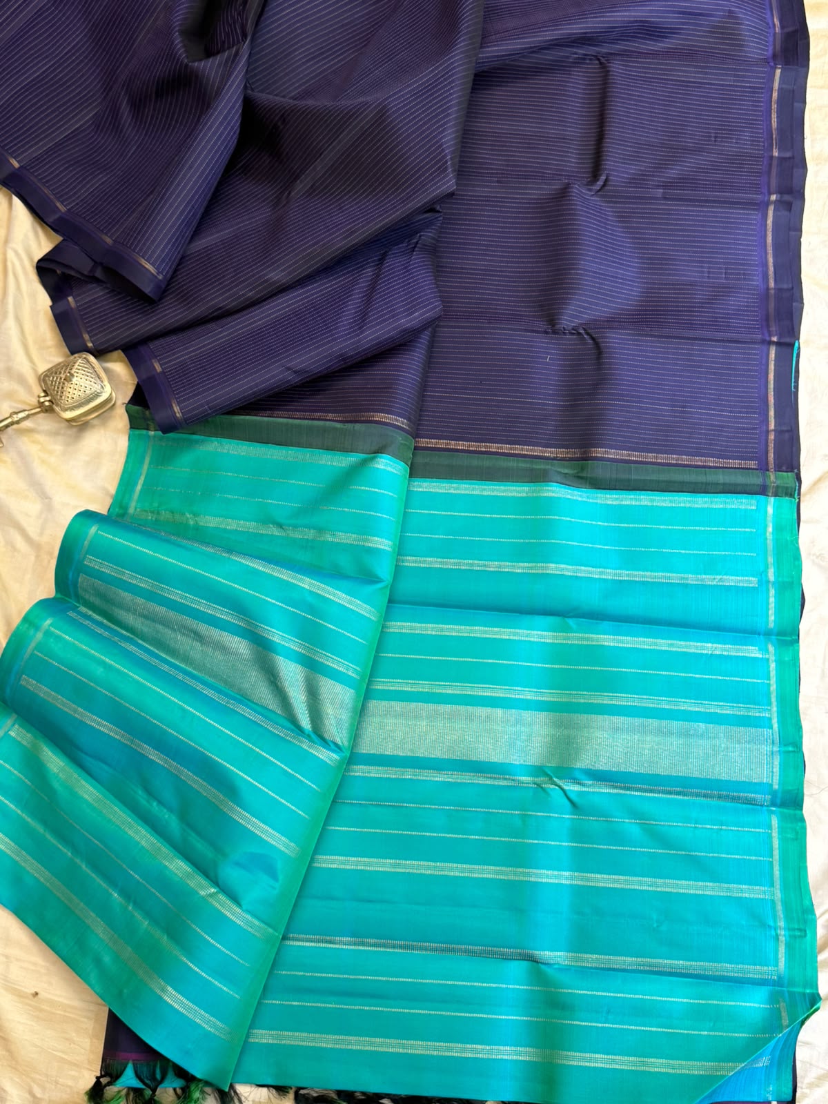 Deep blue thread ossi stripes borderless/ Kanjipuram silk CL9961