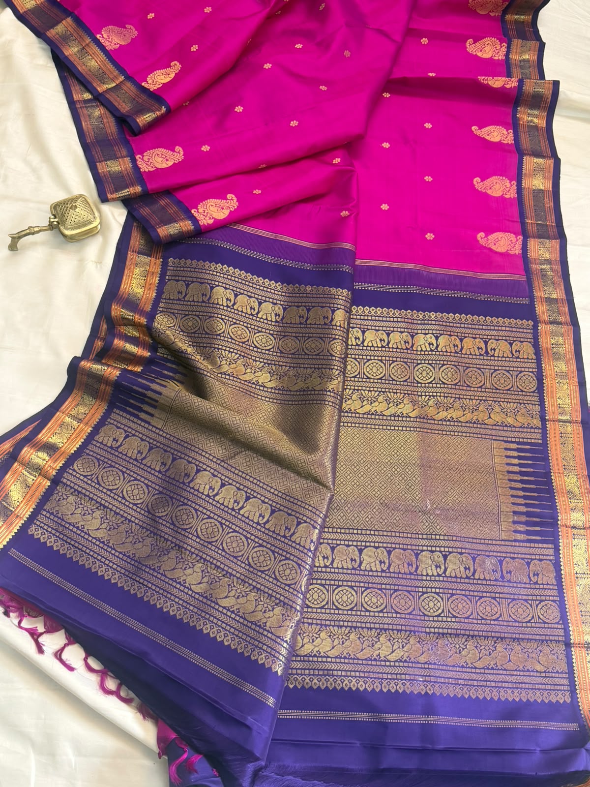 Pure Zari vintage style adai woven Kanjipuram