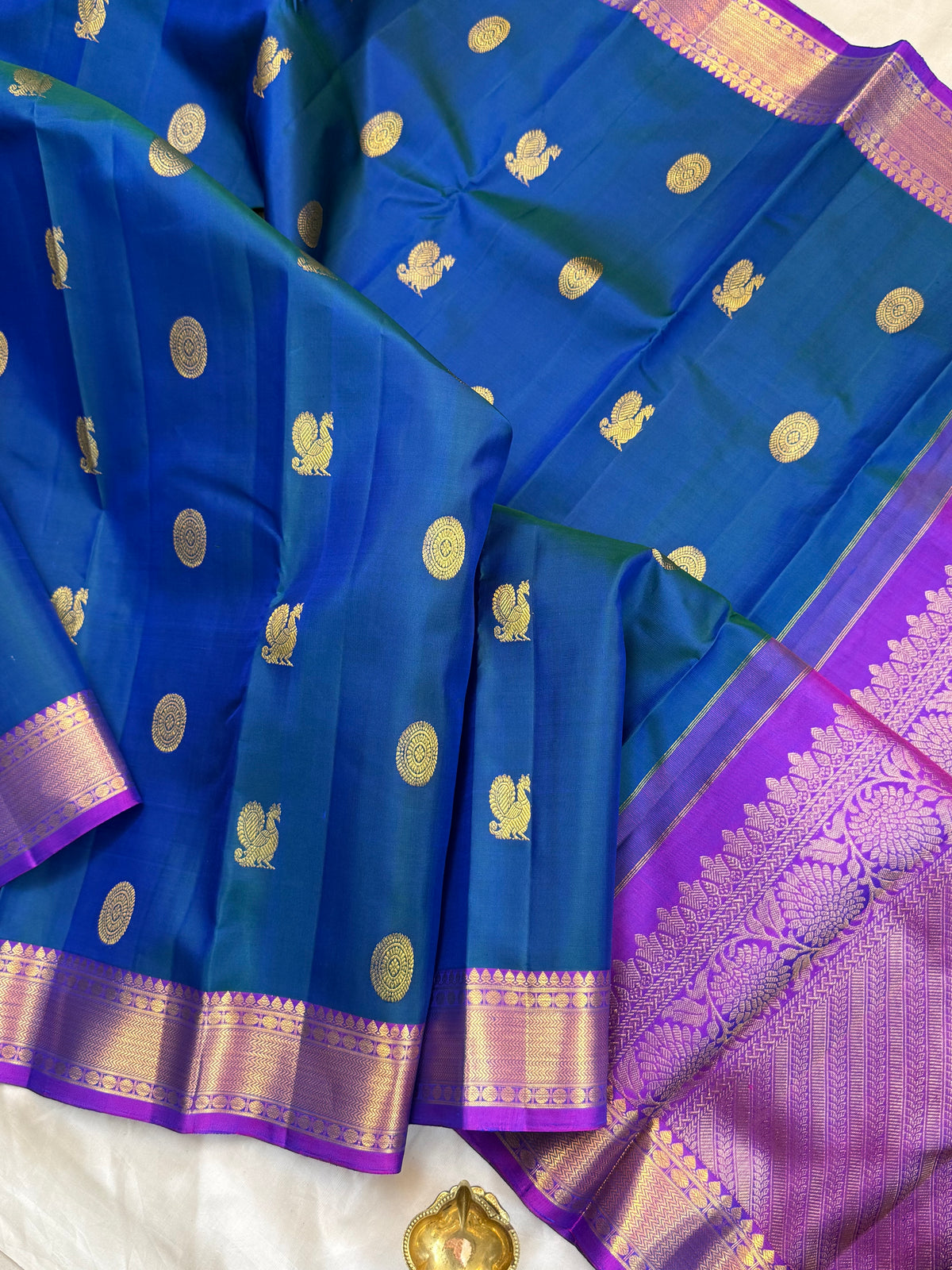 Aarani mayilkazhuthu body Zari butta/kanjipuram silk saree clsa 12657