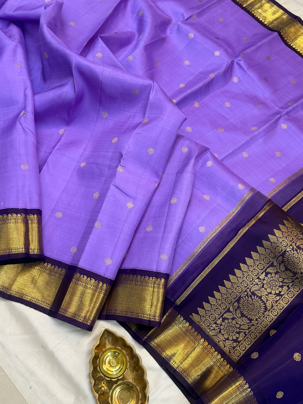 December poo body with deep purple border Kai Korvai CLSA11783