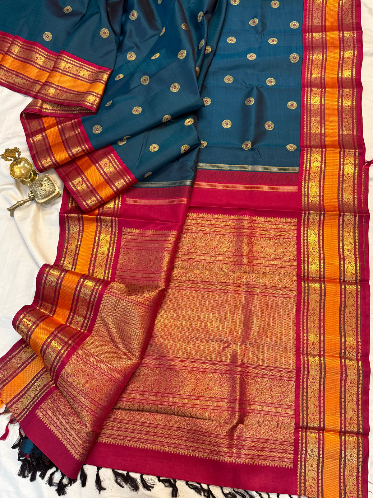 Mayilkazhuthu chakram butta with Meenakari work Korvai pure zari/kanjipuram silk saree 10968