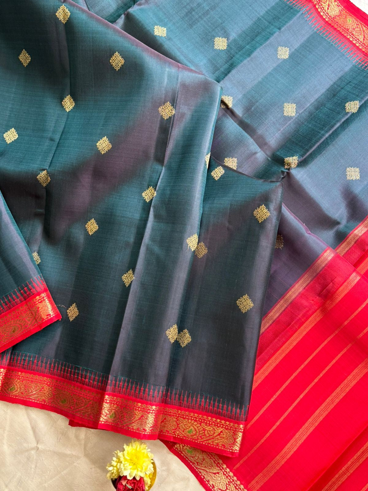 Dark green and red (manga and killi meenakari border) kai korvai / kanjipuram silk