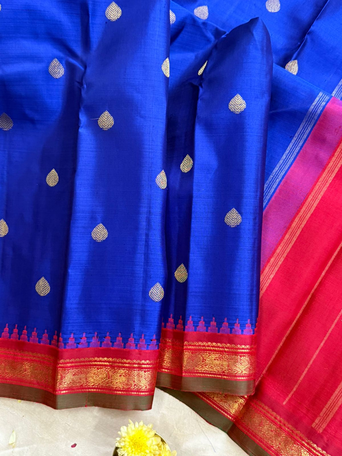 Blue and araku (yazhi and kili) border kai korvai/ kanjipuram silk