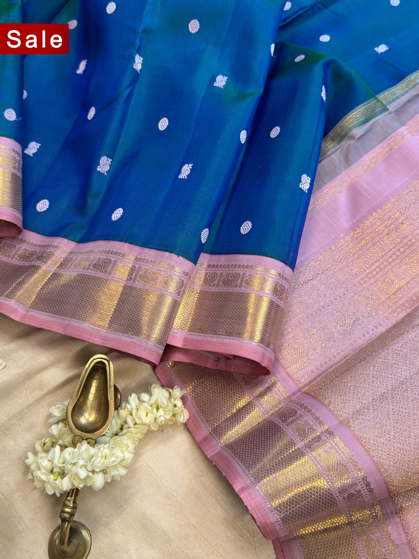 Mayilkazhuthu kai korvai / kanjipuram silk