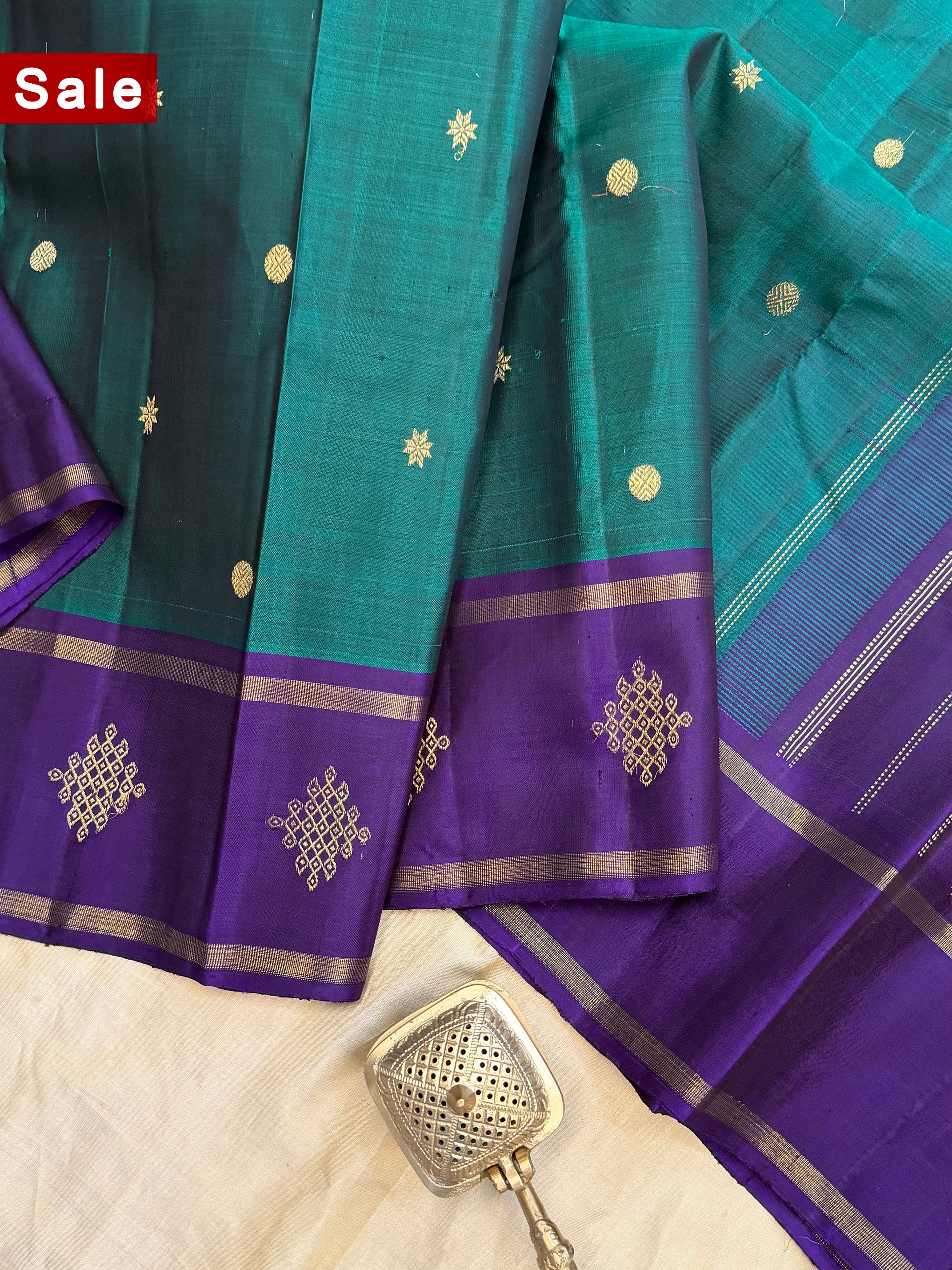 Permam : Emerald green Kolam border / Kanjipuram silk CL9367