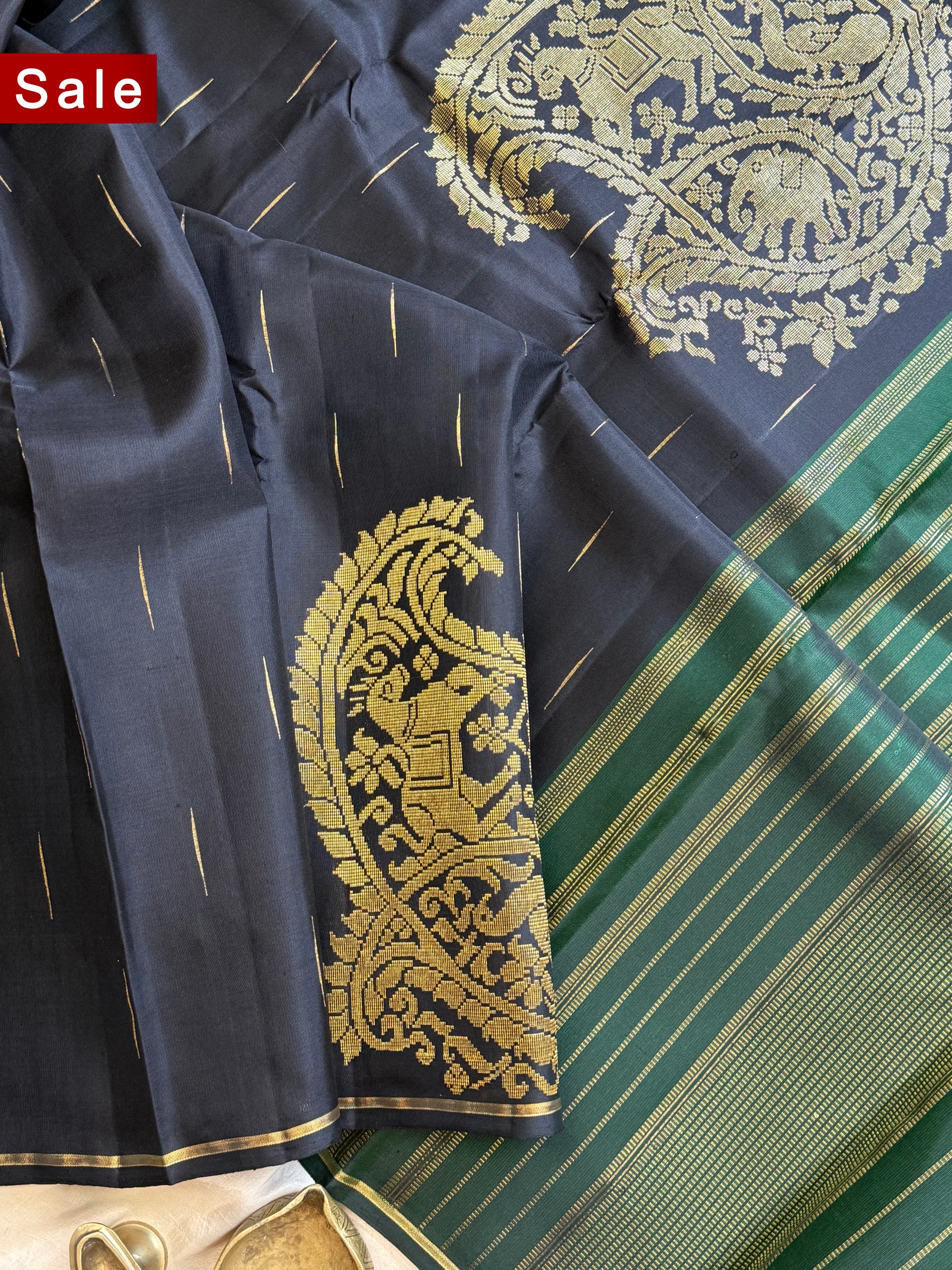 Kalai: Black Borderless Kanjivaram Silk Saree with Malli Moggu