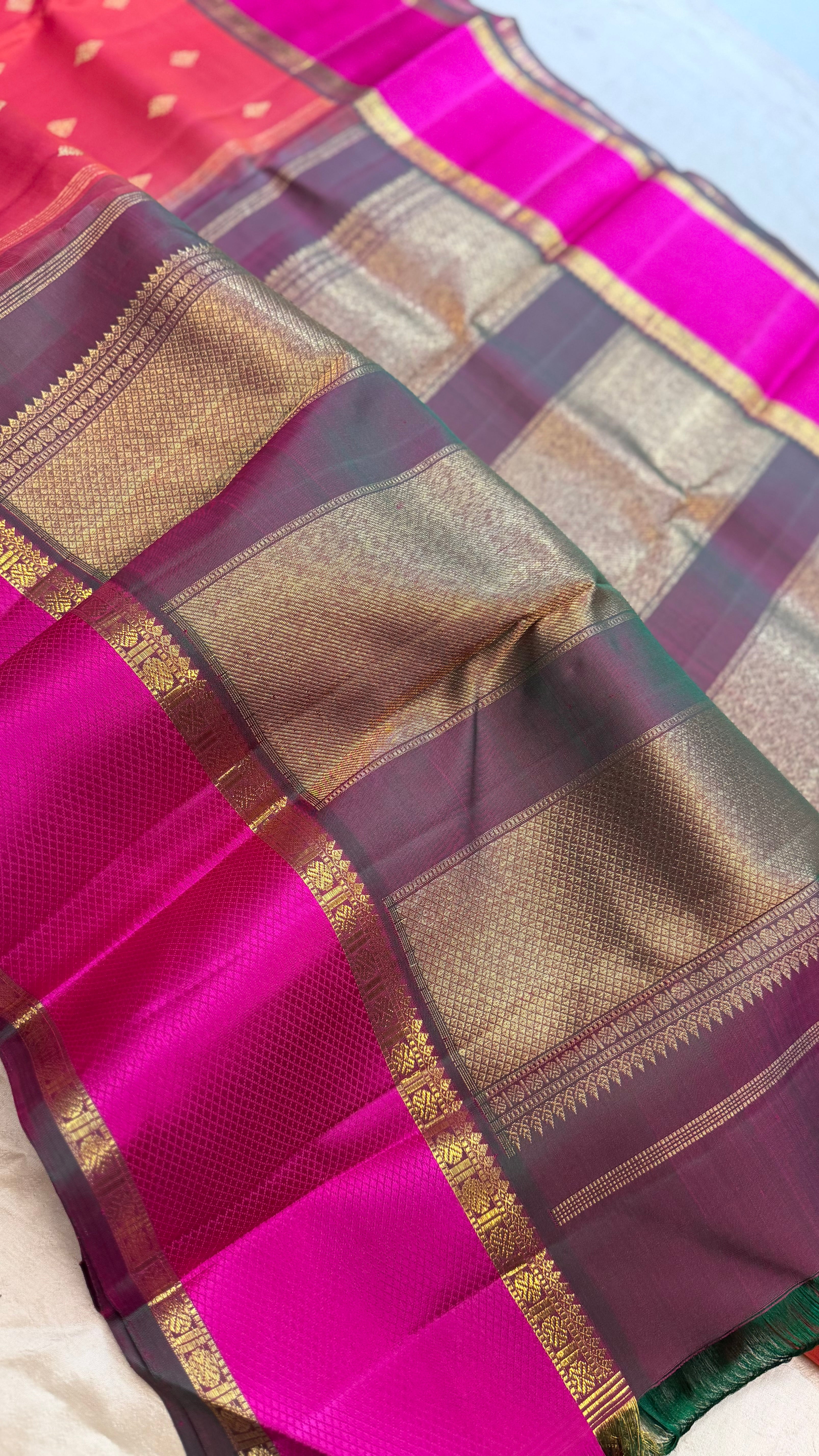 Rust color  Thilagam Butta / Kanjipuram silk