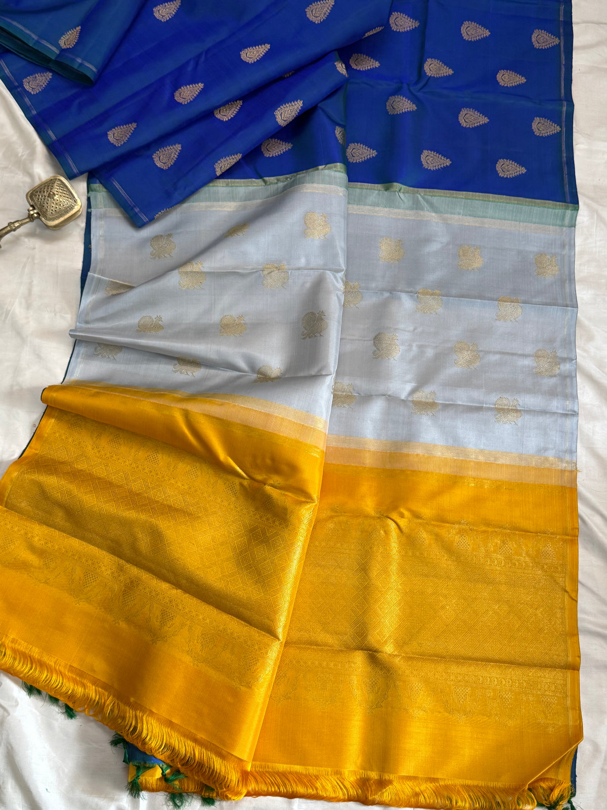 Mayilkazhuthu blue thilagam butta double pallu borderless/ Kanjipuram silk CLSA12817