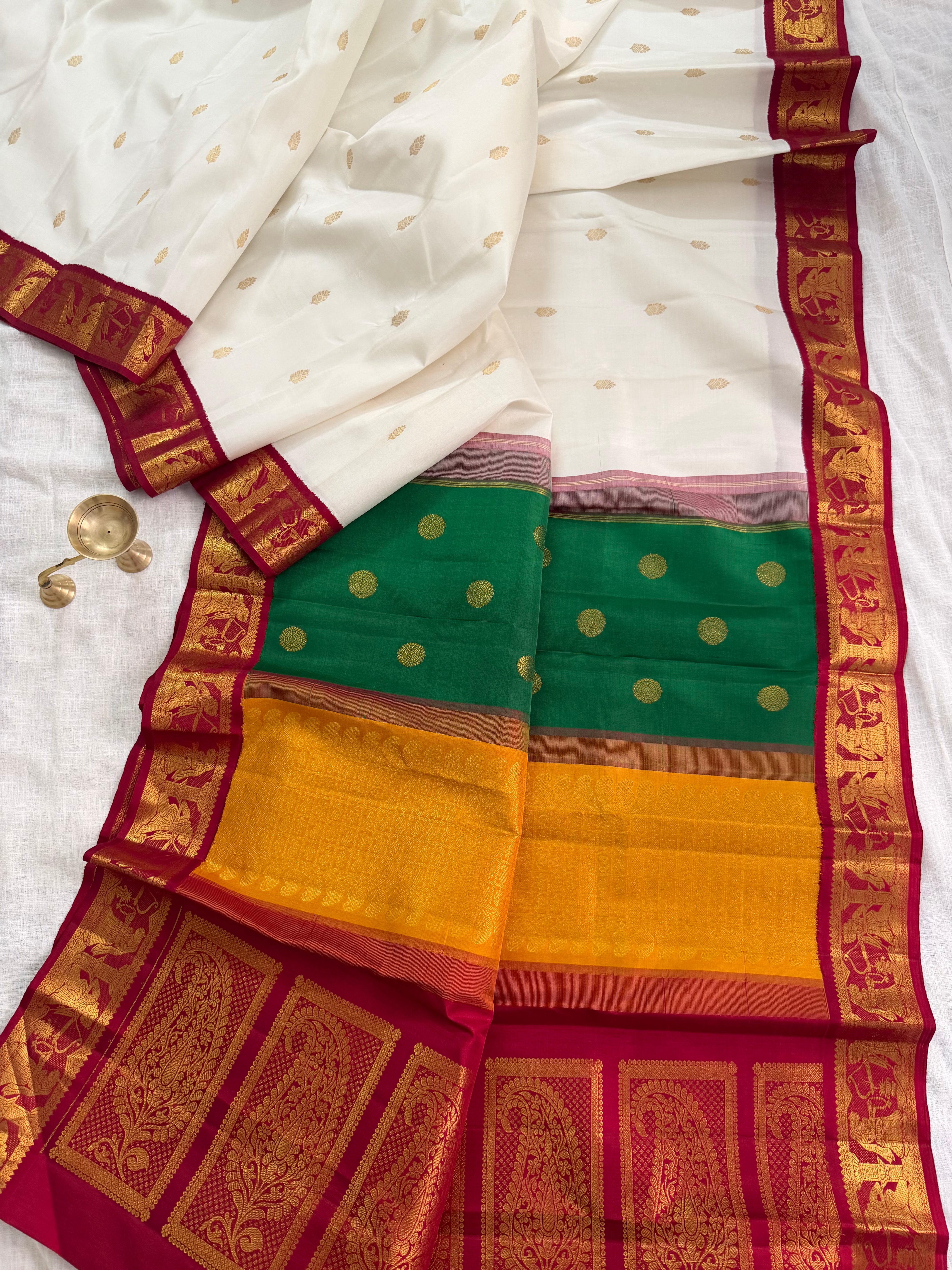White triple Palla korvai    / Arani silk