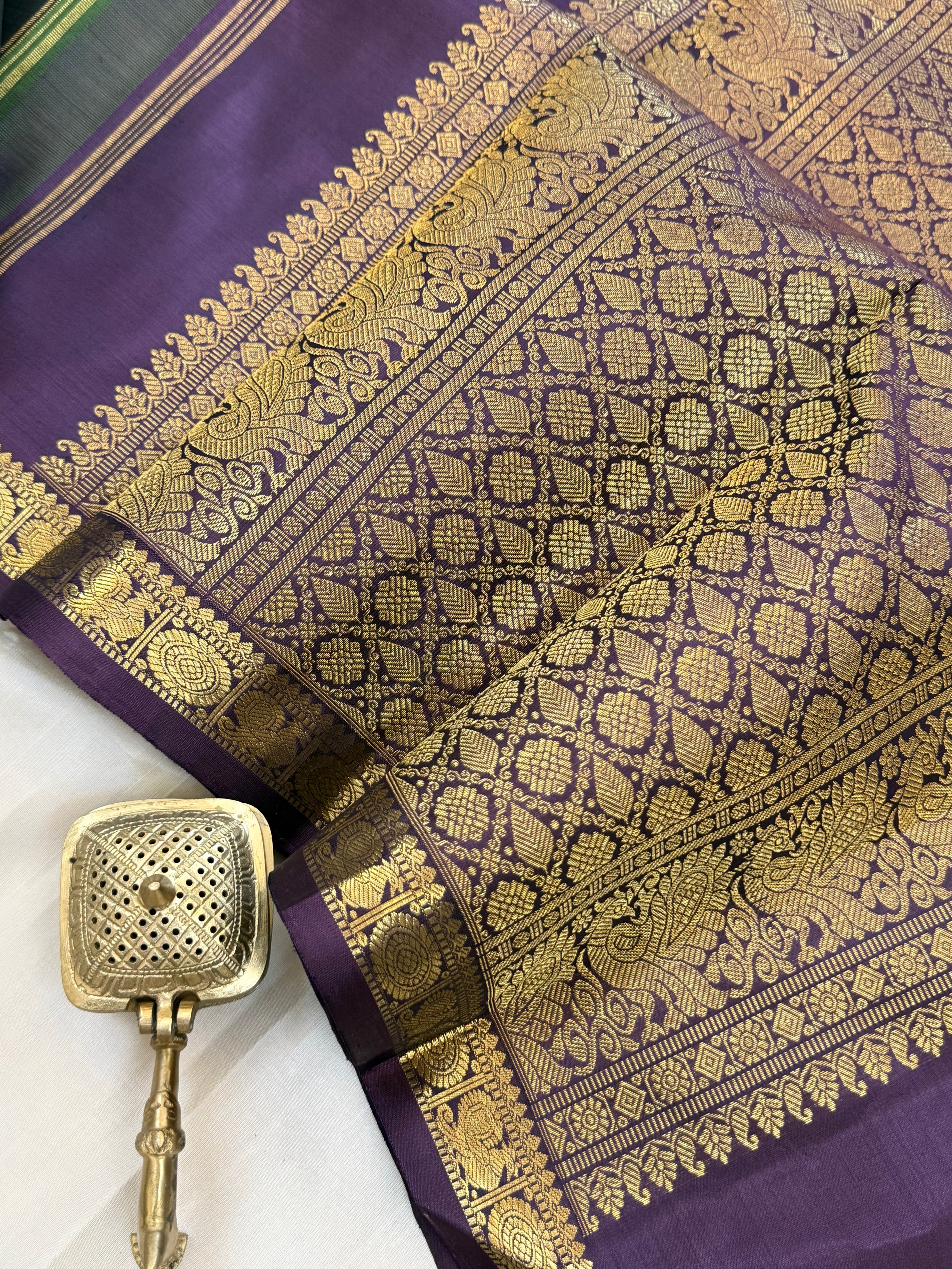 Chatniy green small border / kanjipuram silk saree clsa 11144