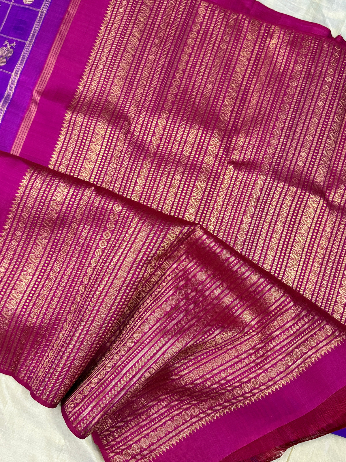 Majenta body with pure Zari Kattam  irutalaipakshi butta /kanjipuram silk saree clsa 12171