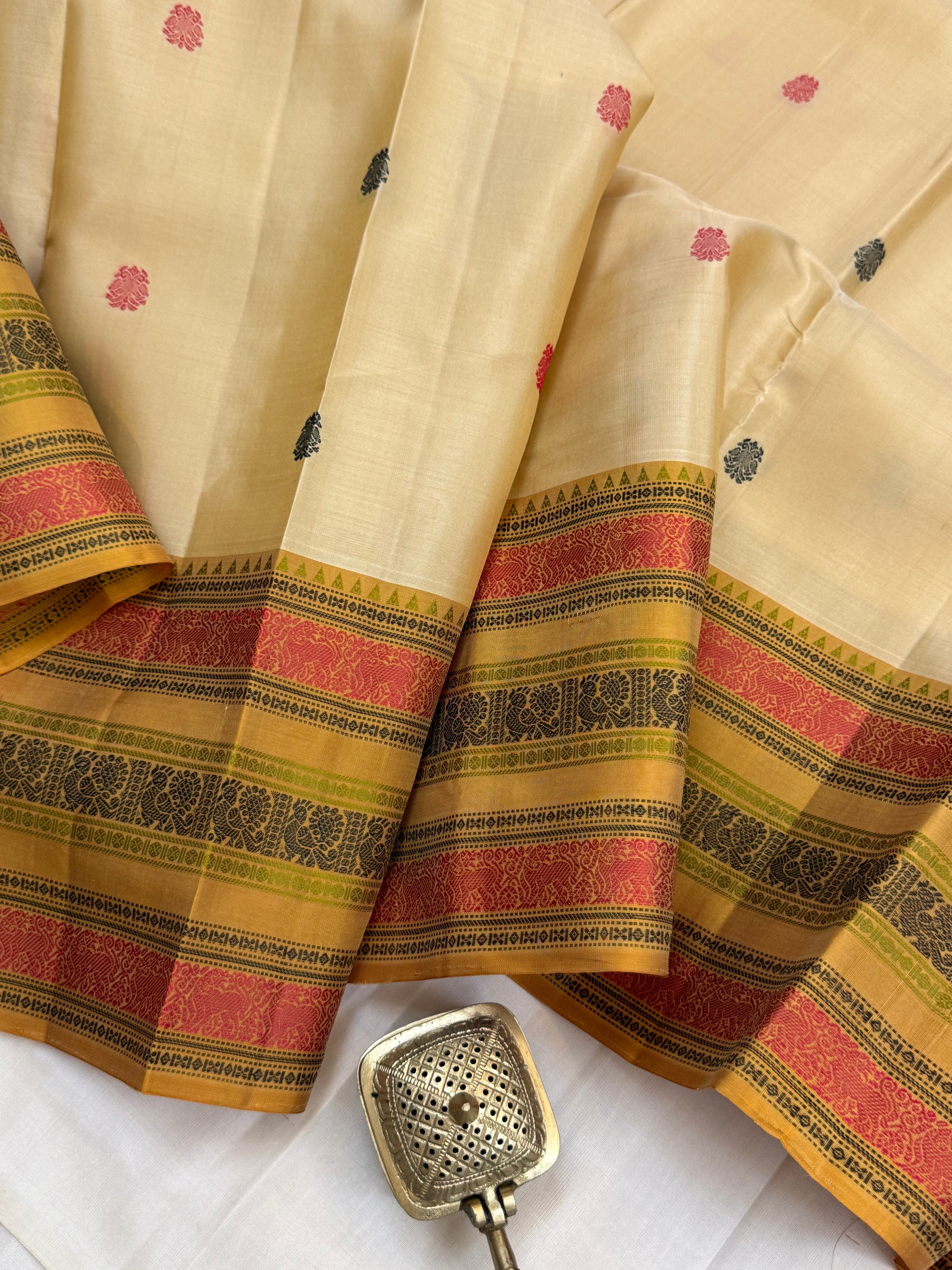 Offwhite varisapet border/Varnangal Thread work  / CLSA11265