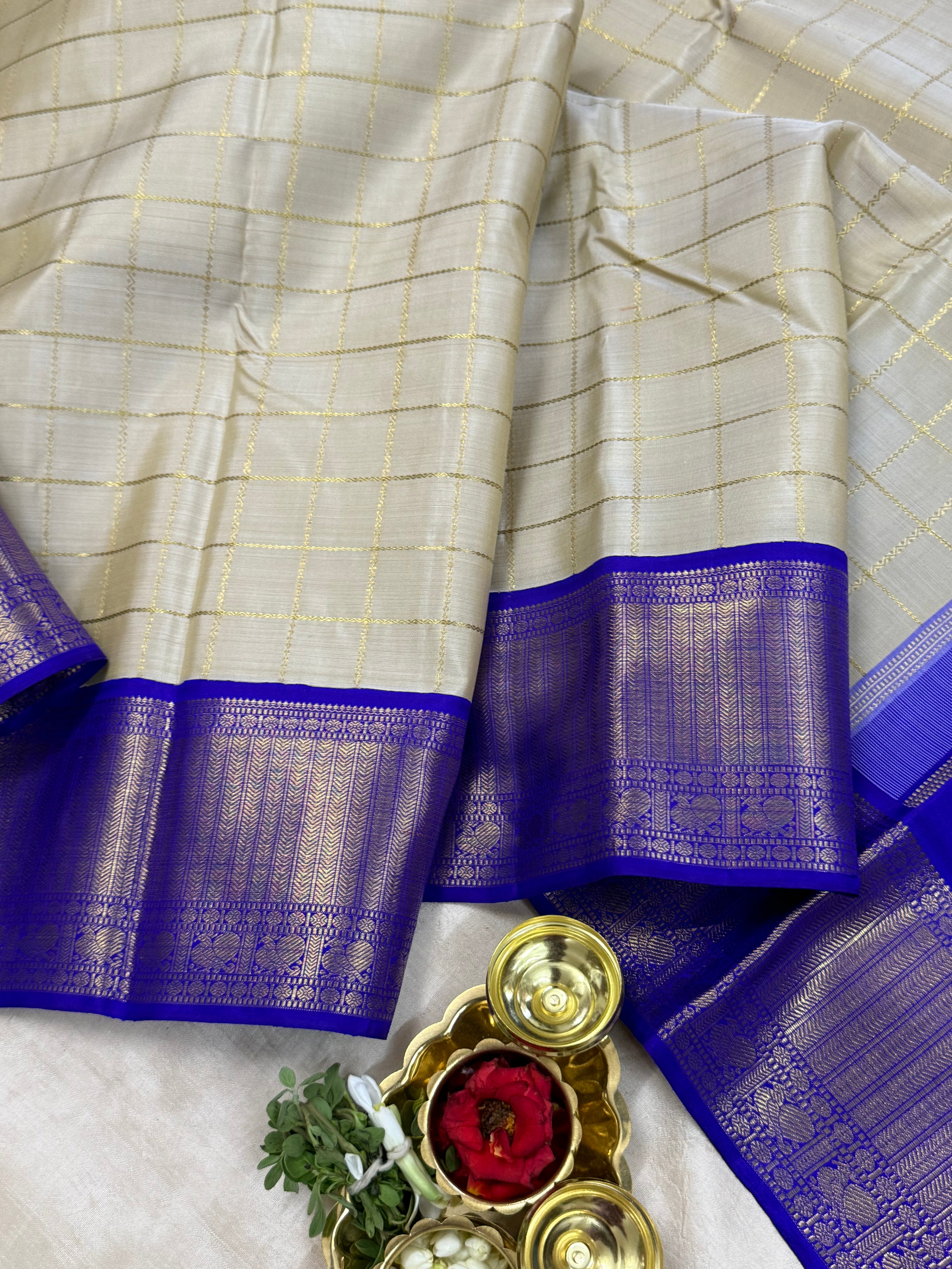 Offwhite zari kattam and violet kai korvai/ Kanjipuram silk