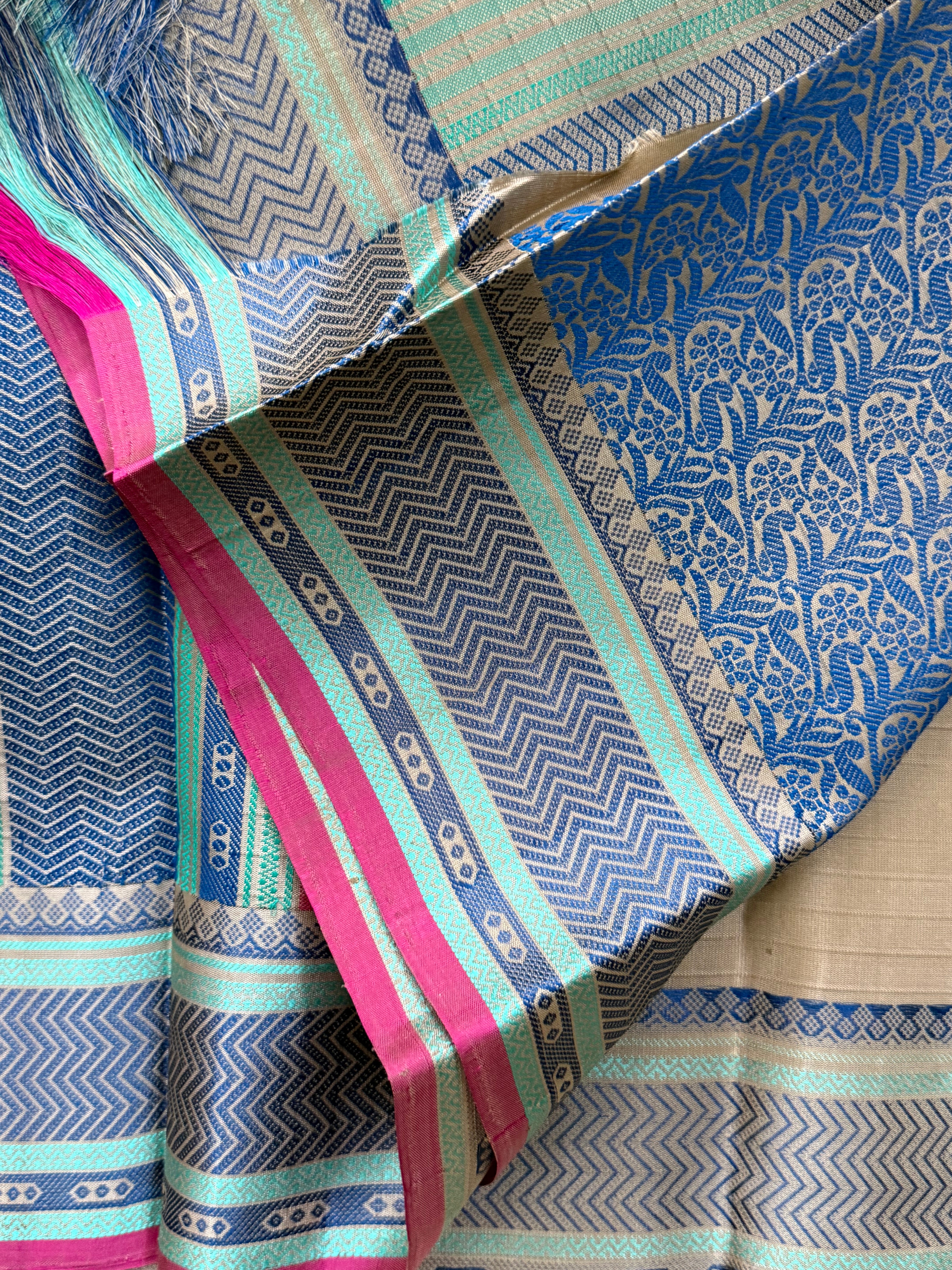 Grey and blue kattam / Varnangal Soft Silk CL4109