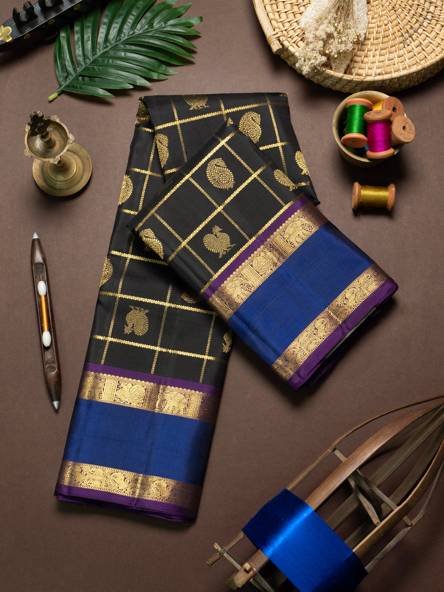 Black veldhari kattam annam and manga butta rettapet border/  Kanjipuram Saree CLSA10000