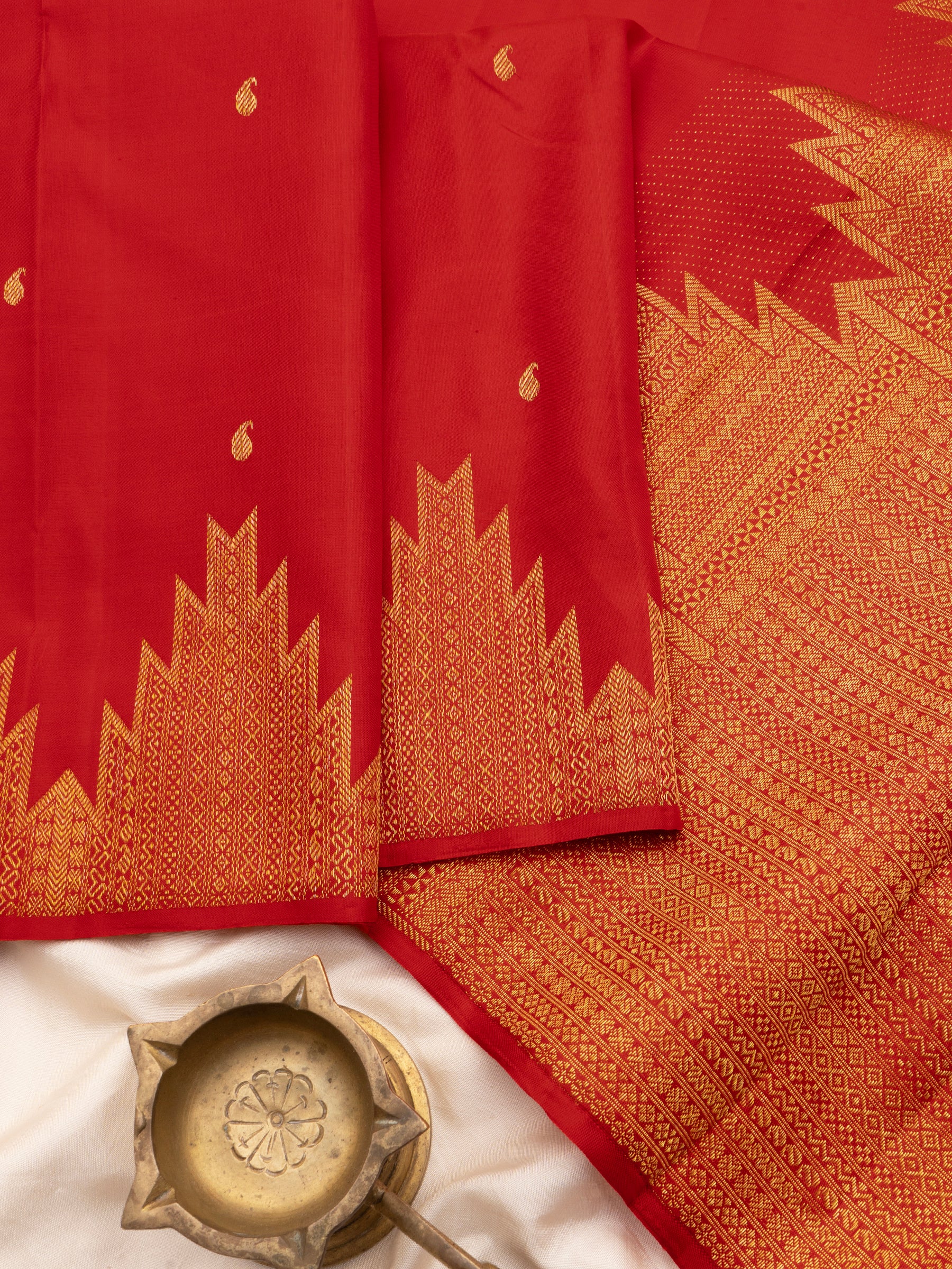 Red temple border/ Arani Silk Saree CLSA10061