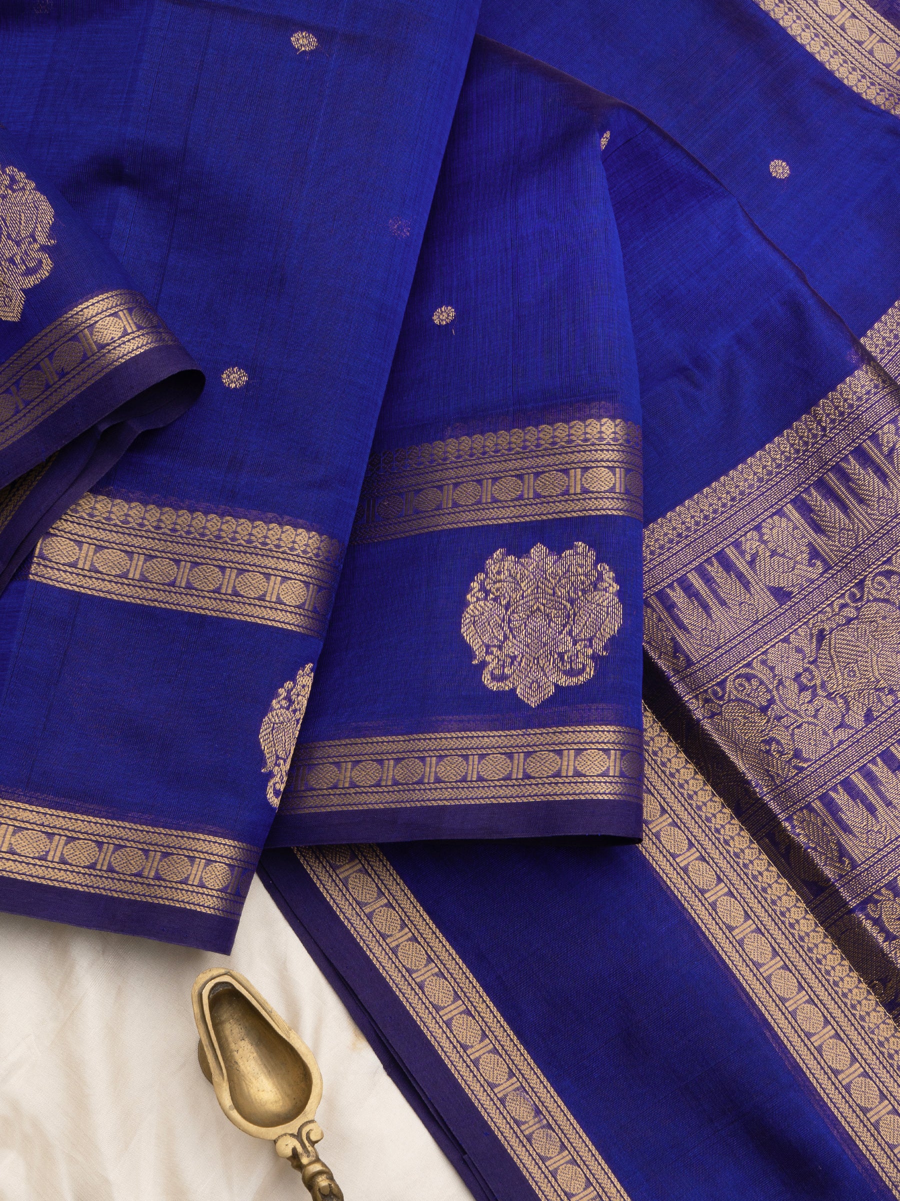 Royal blue border butta/ Silk Cotton Saree CLSA10237