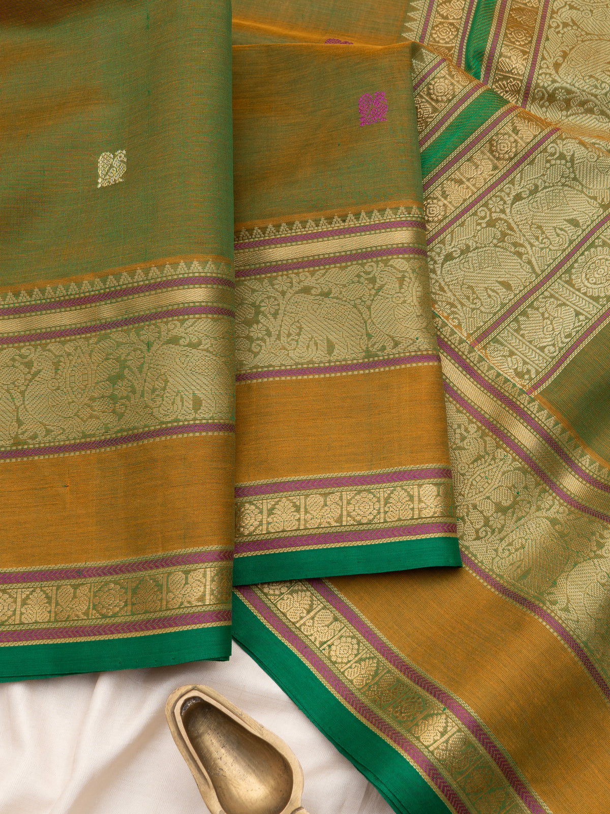 Manthulir body thread butta/Silk Cotton Saree CLSA10246