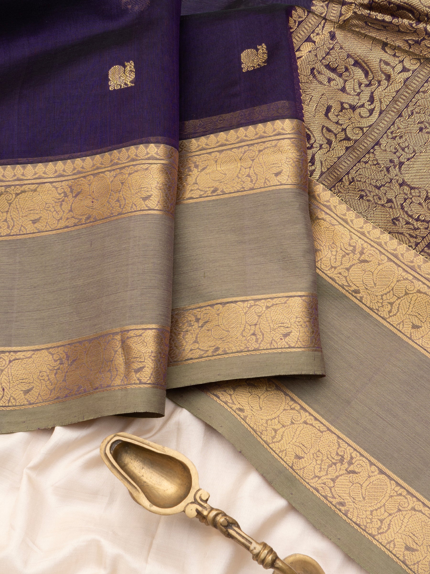 Deep purple annam and yanai butta rettapet border/ Silk Cotton CLSA10251