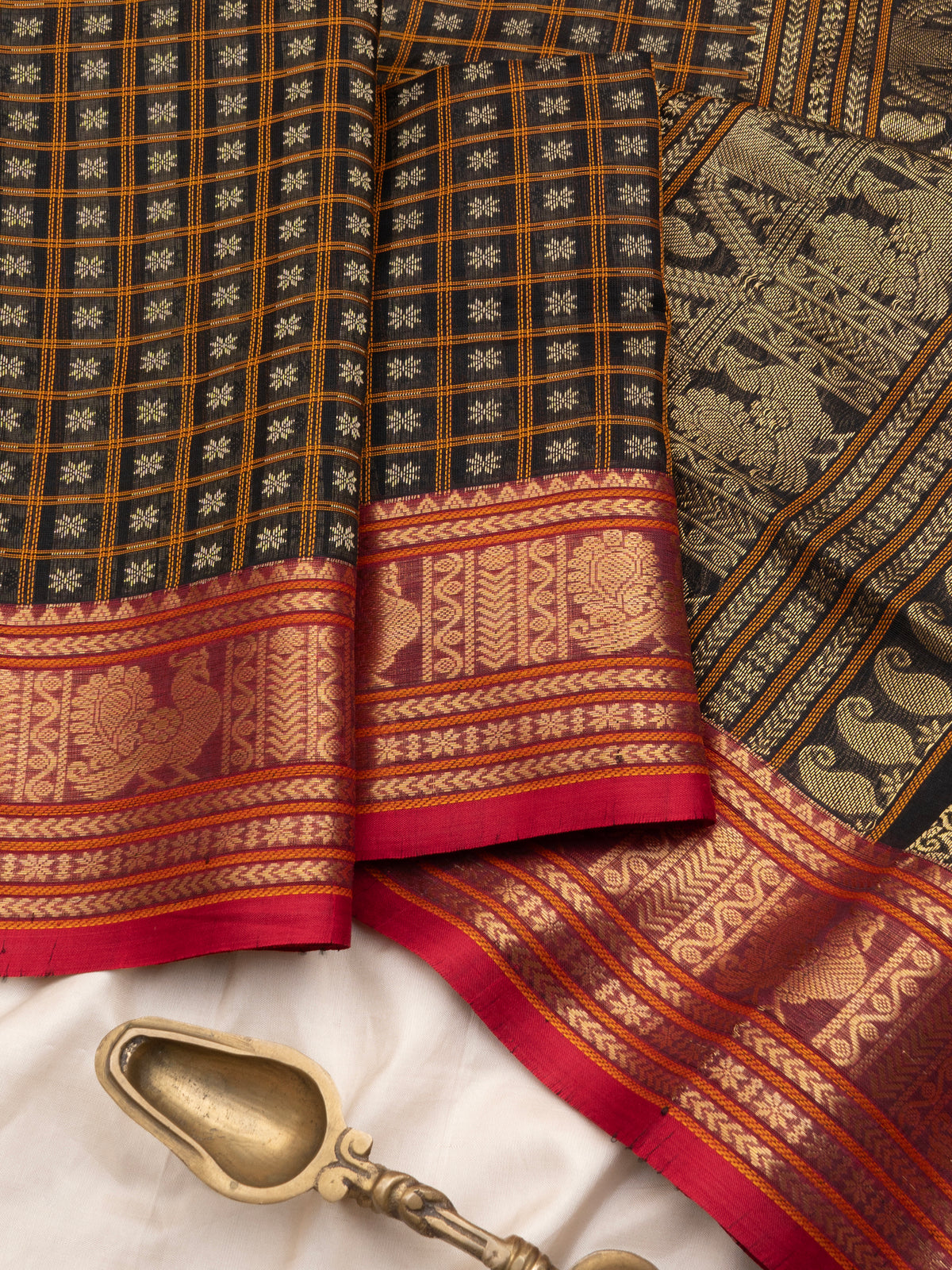 Black lakshambutta/Silk Cotton Saree CLSA10269