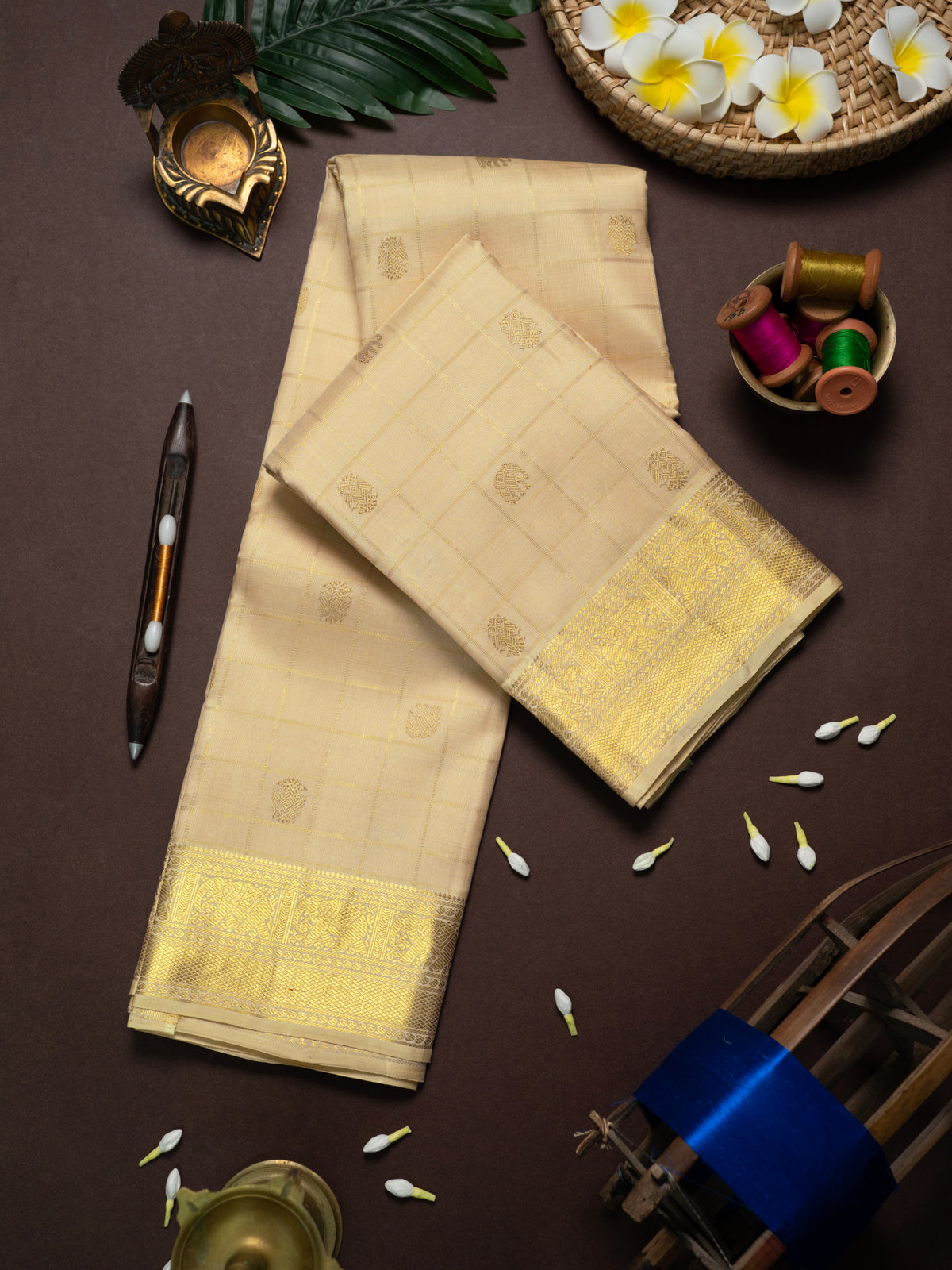 Cream Zari checks and butta/Kanjipuram Silk Saree CLSA11406