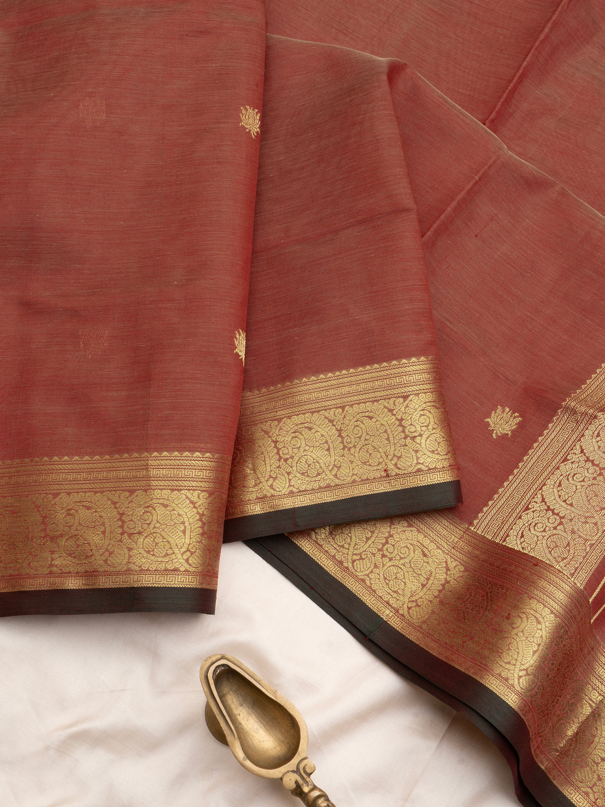 Rustic Lotus butta / Silk Cotton Saree CLSA11502