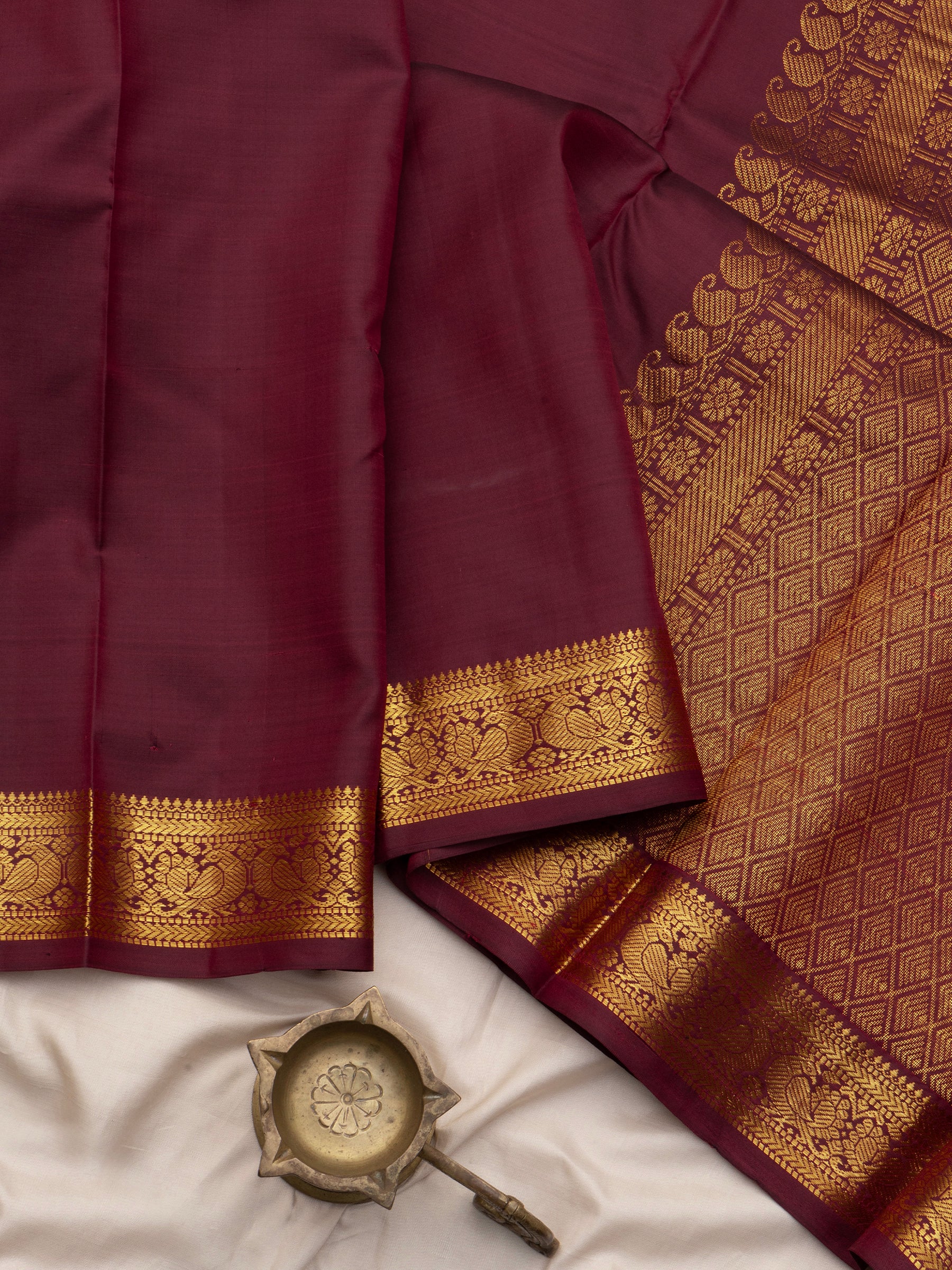 Deep Araku small border/ Arani Silk Saree