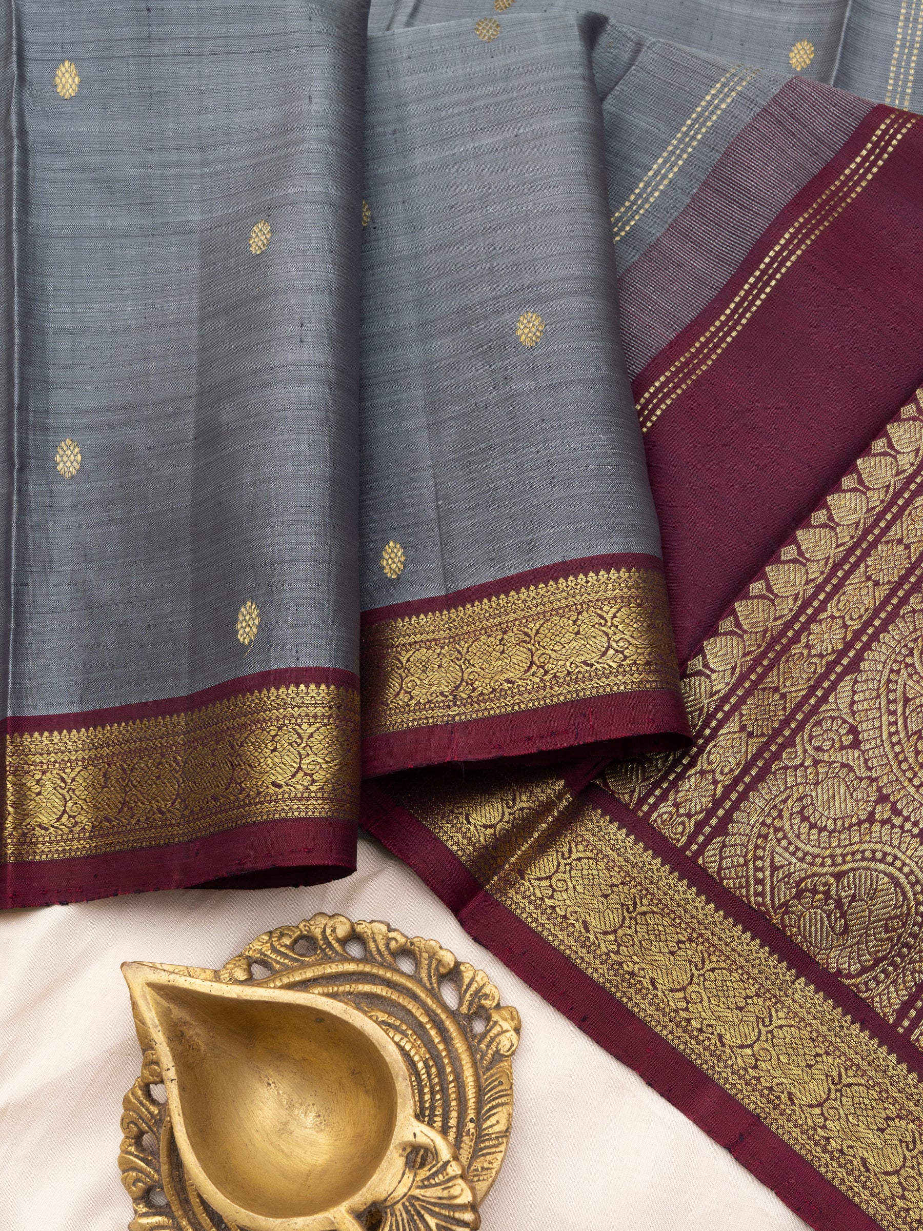 Grey and Araku small border/ Kanjipuram Silk Saree CLSA