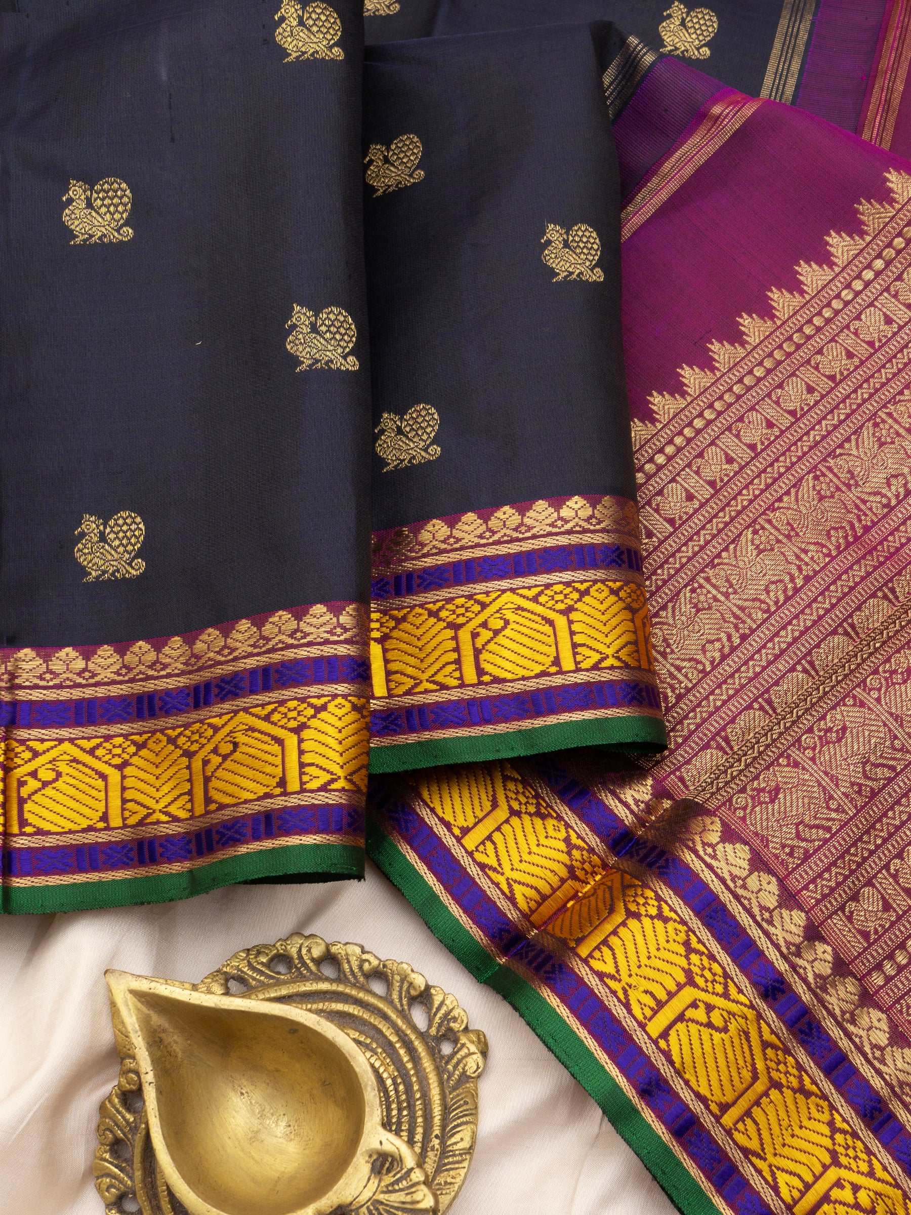 Black annam butta / Kanjipuram Silk Saree CLSA316
