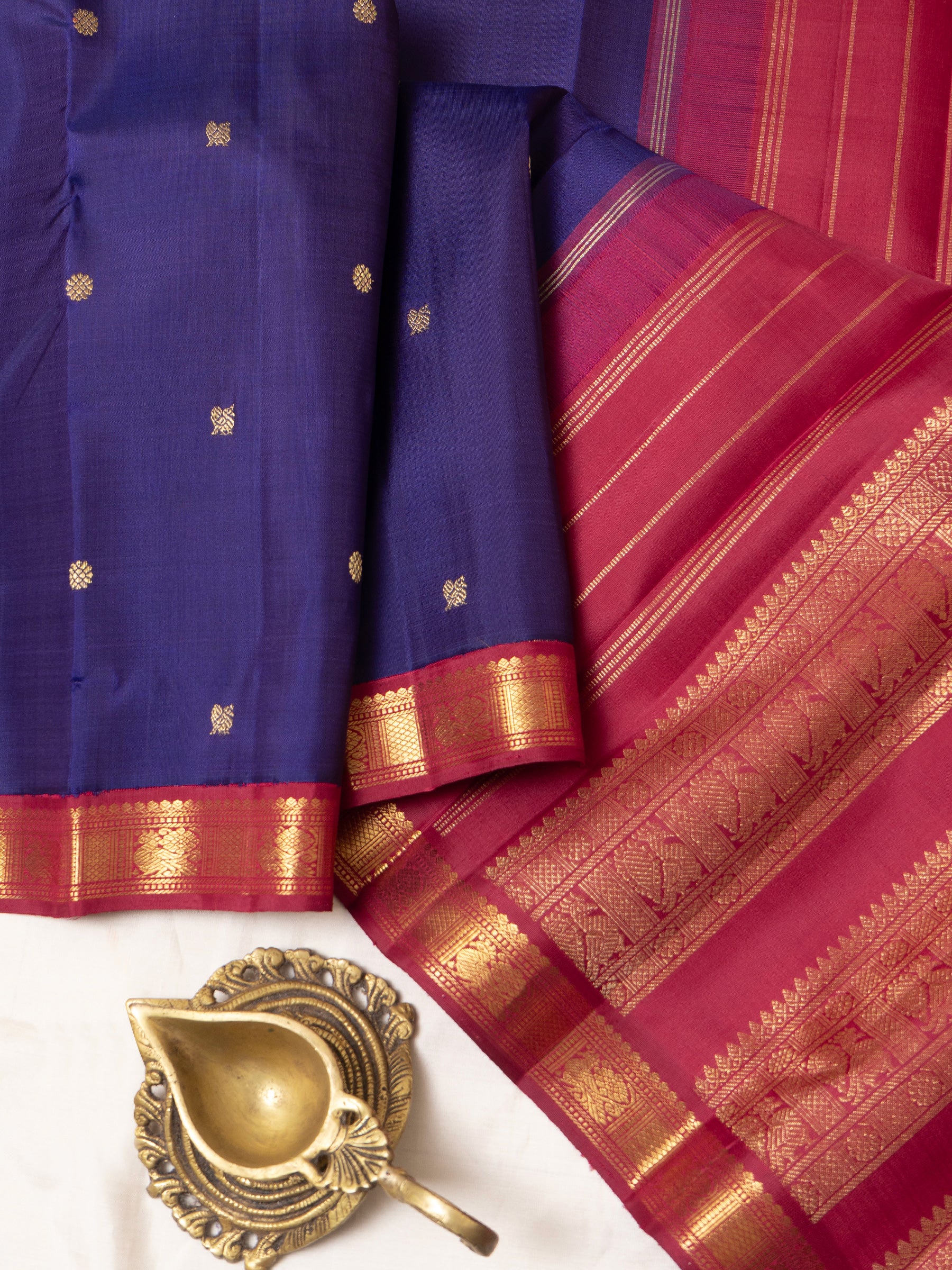 Purplish blue and araku small border kai korvai/ Kanjipuram Silk Saree CLSA4210