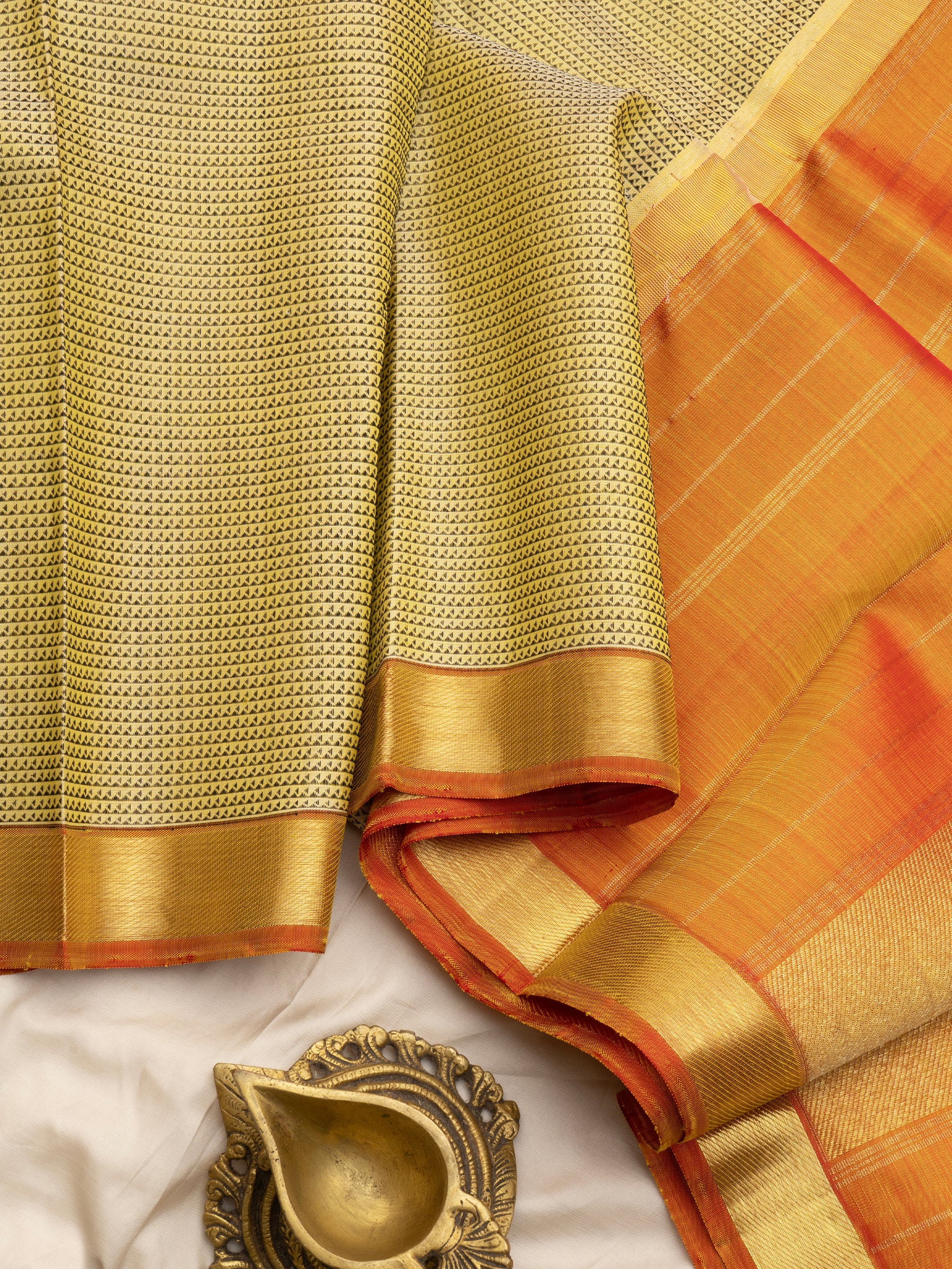 Arai madamThread work Kanjipuram Silk Saree CLSA1425