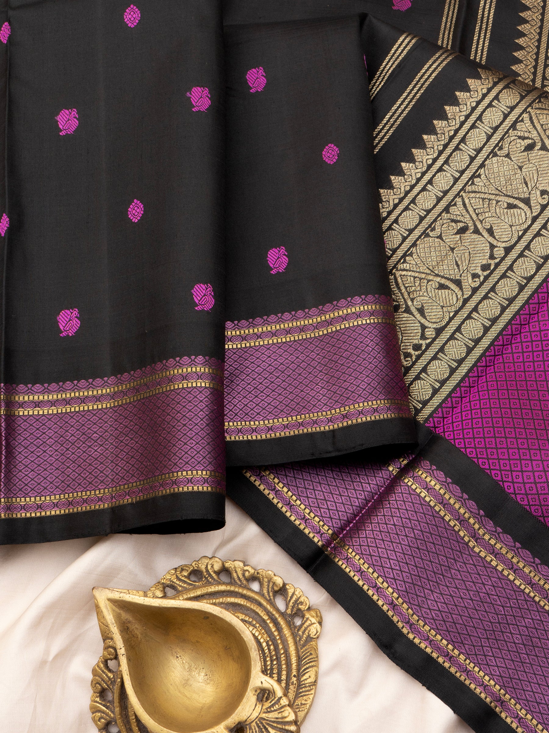 Black and pink thread work/ Kanjipuram Silk Saree CLSA528