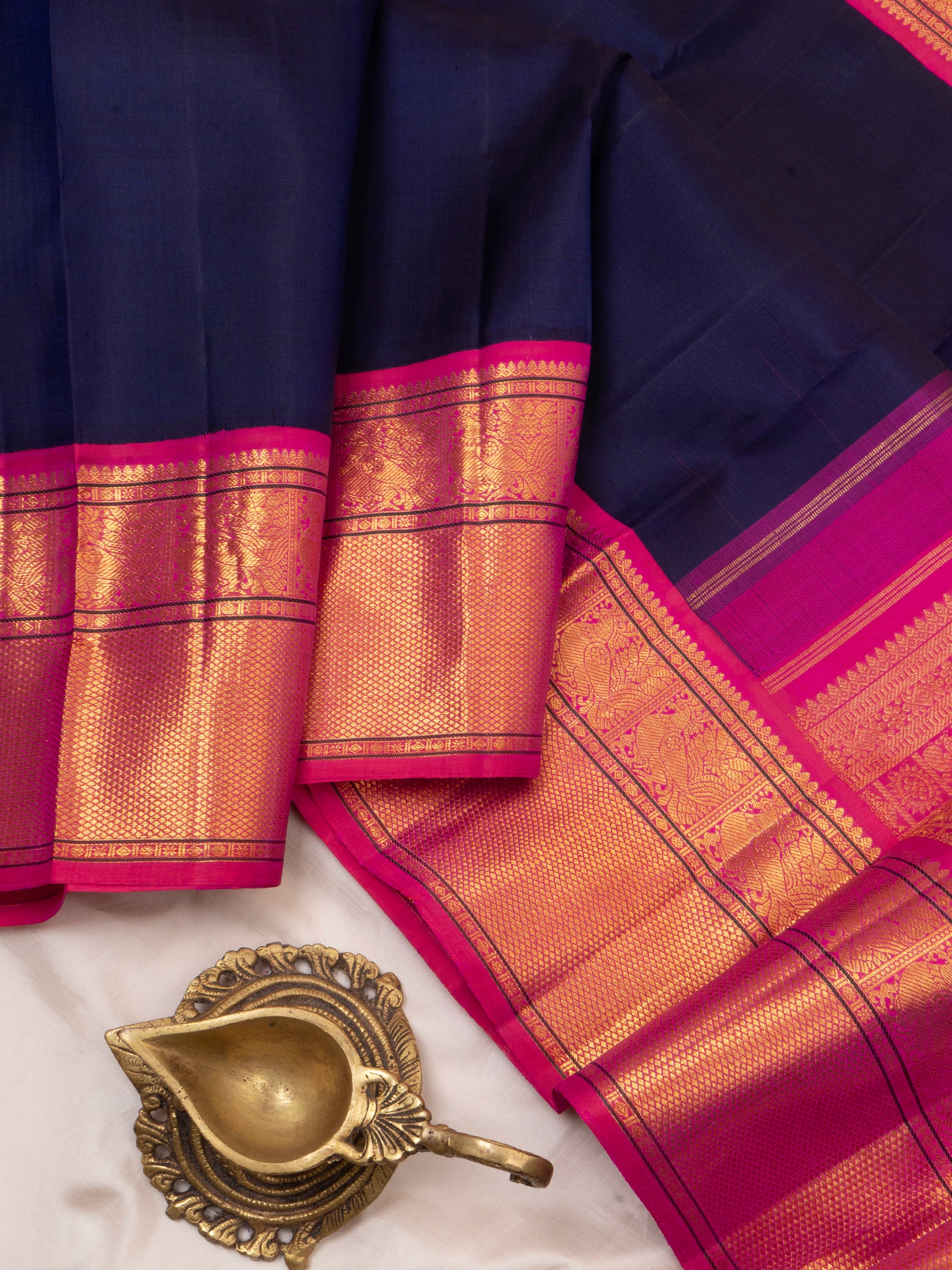 Navy Blue and pink kai korvai/ Arani Silk Saree CLSA6115