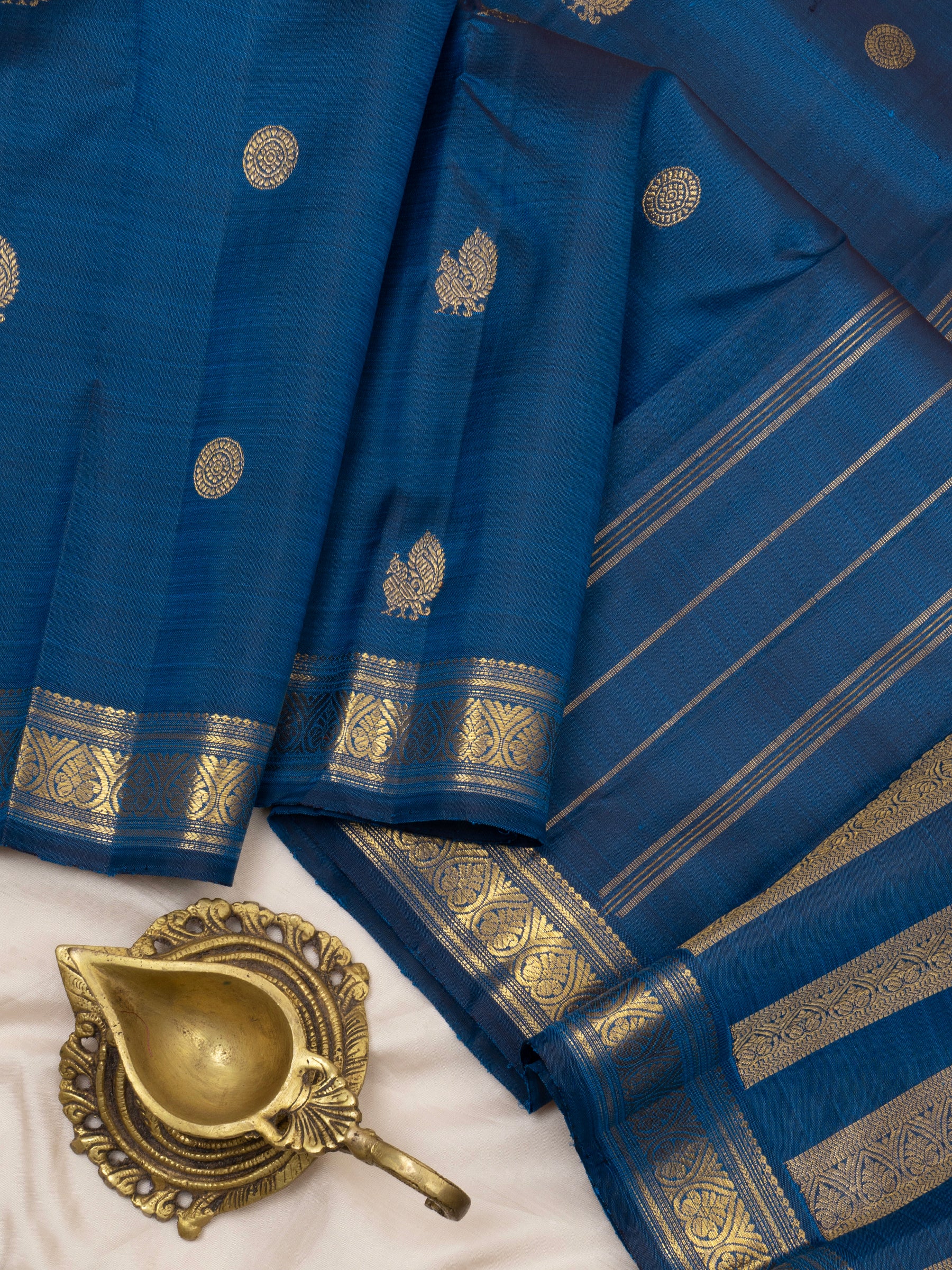 Mayilkazhuthu blue small border/ Kanjipuram Saree CLSA6369