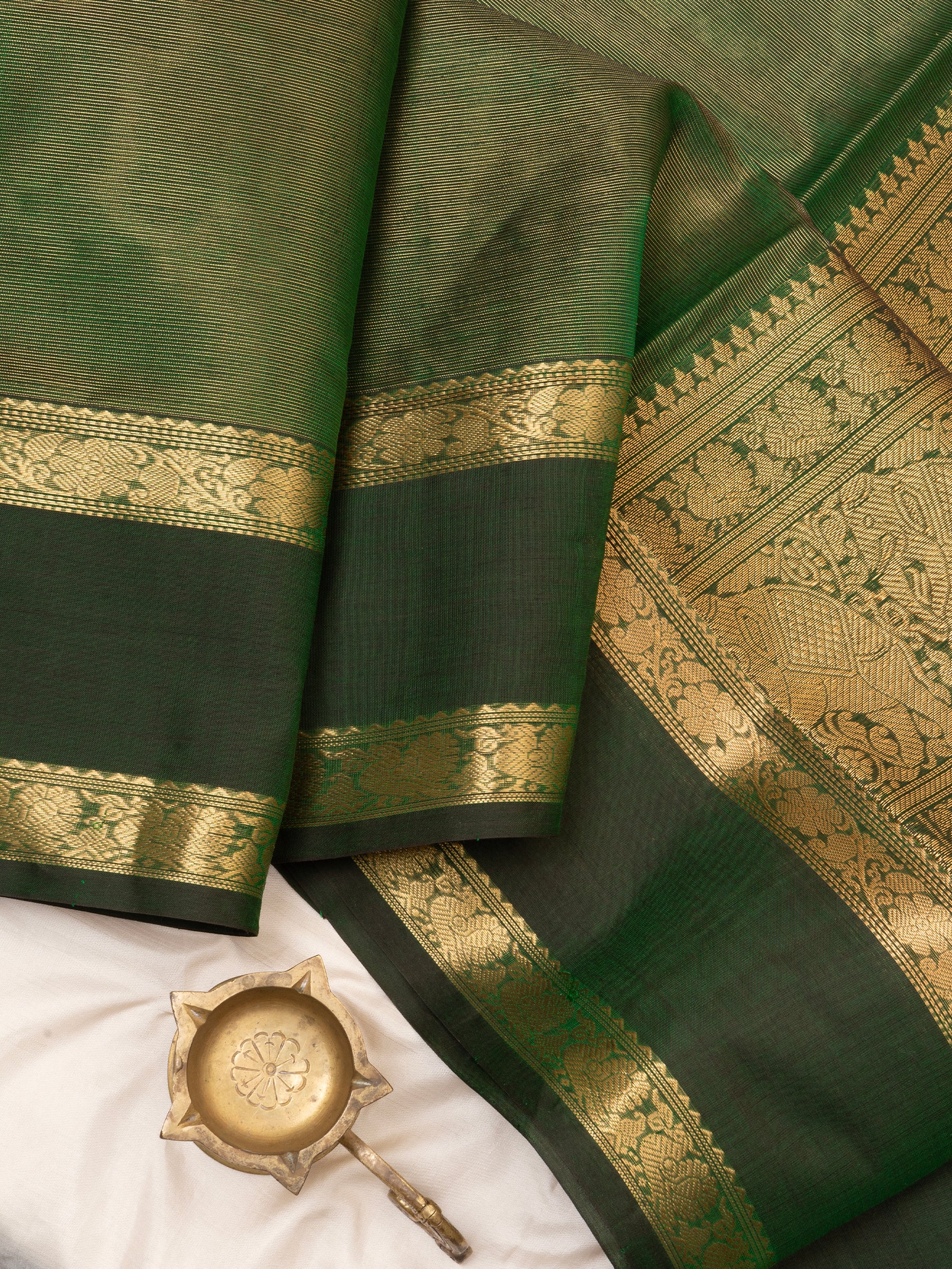 Leaf green vairaoosi rettapet Silk Cotton Saree CLSA6659